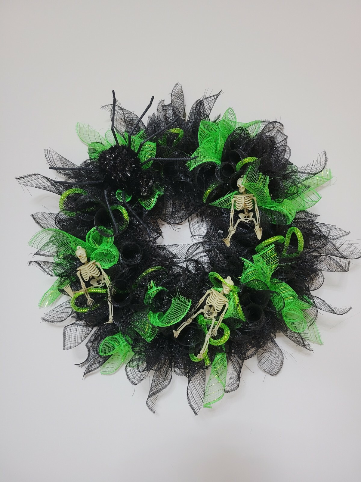 Halloween Deco Mesh Front Door Wreath Wall Decoration 18″ black green skeleton