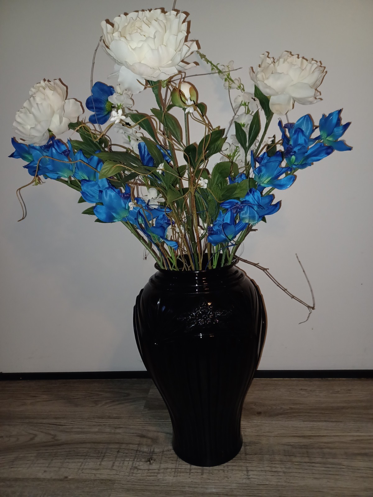 New Large Artificial Flower Arrangement In Vintage Anchor Hocking Glass Vase