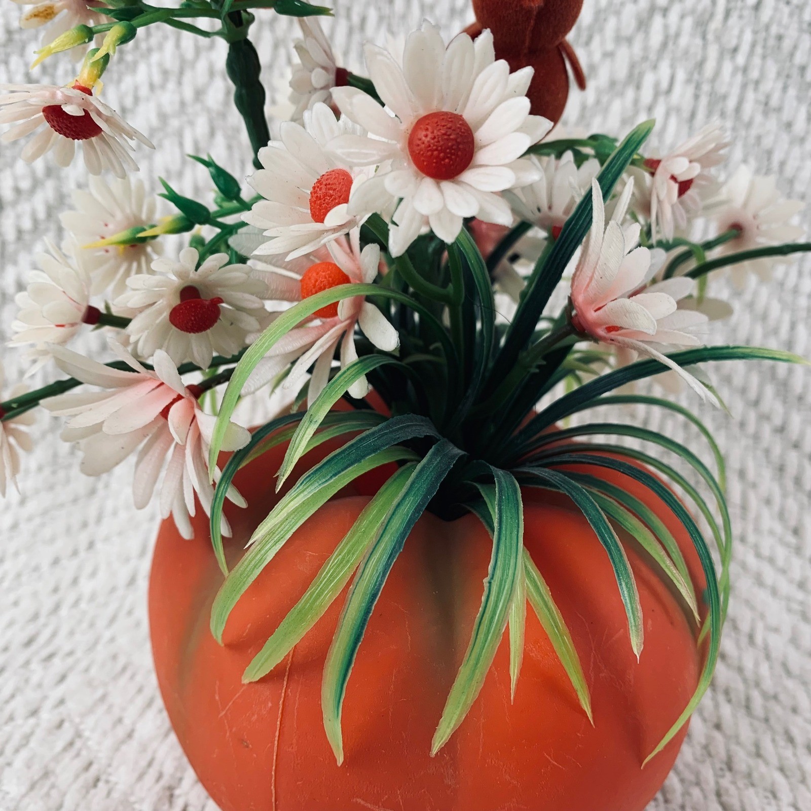 Vtg Christmas Home Decorative Products Tomato Floral Arrangement Flocked Birds