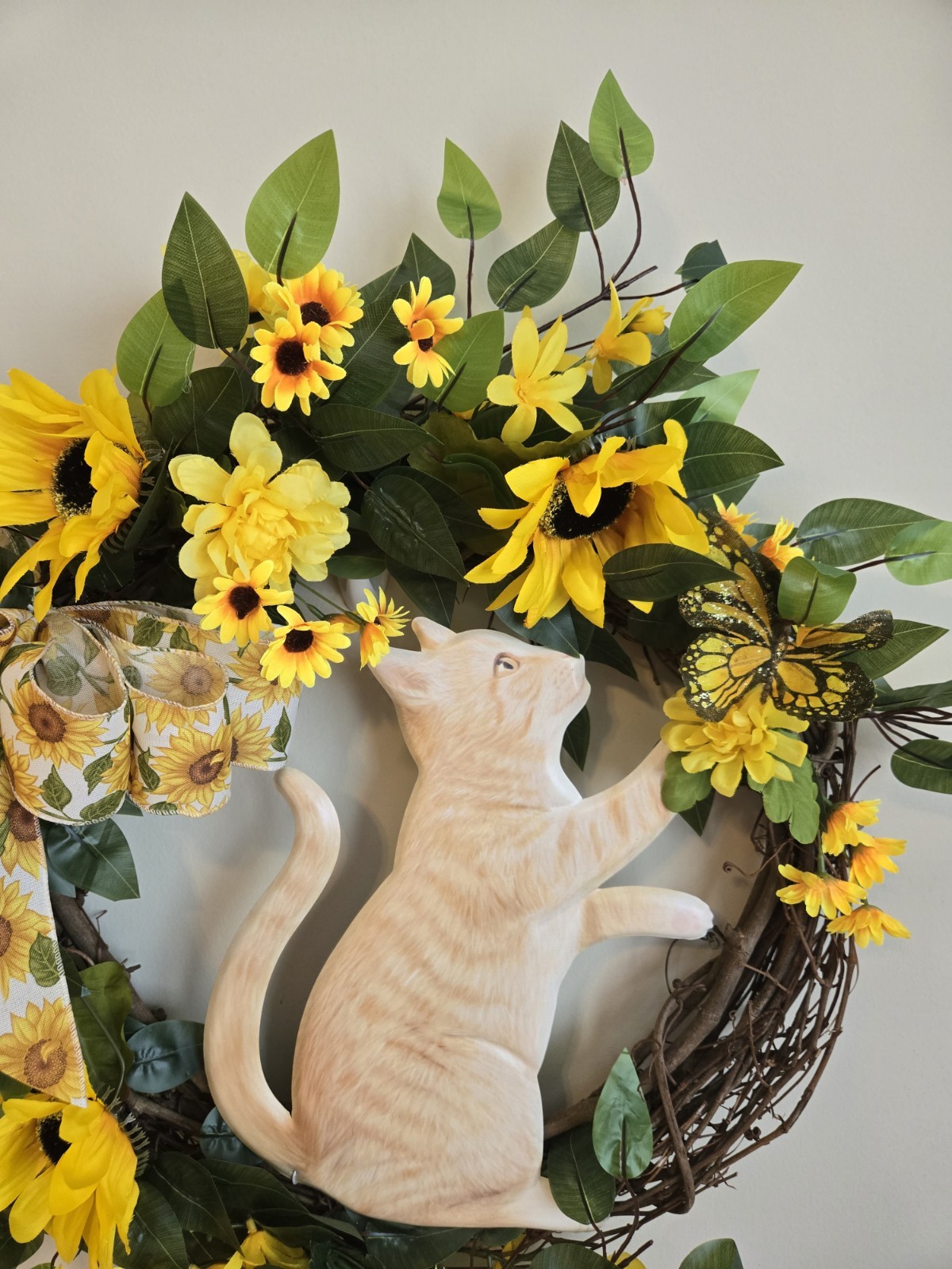 Artificial Sunflower & Greenery Floral Wreath Door Decoration w/ Cat & Butterfly