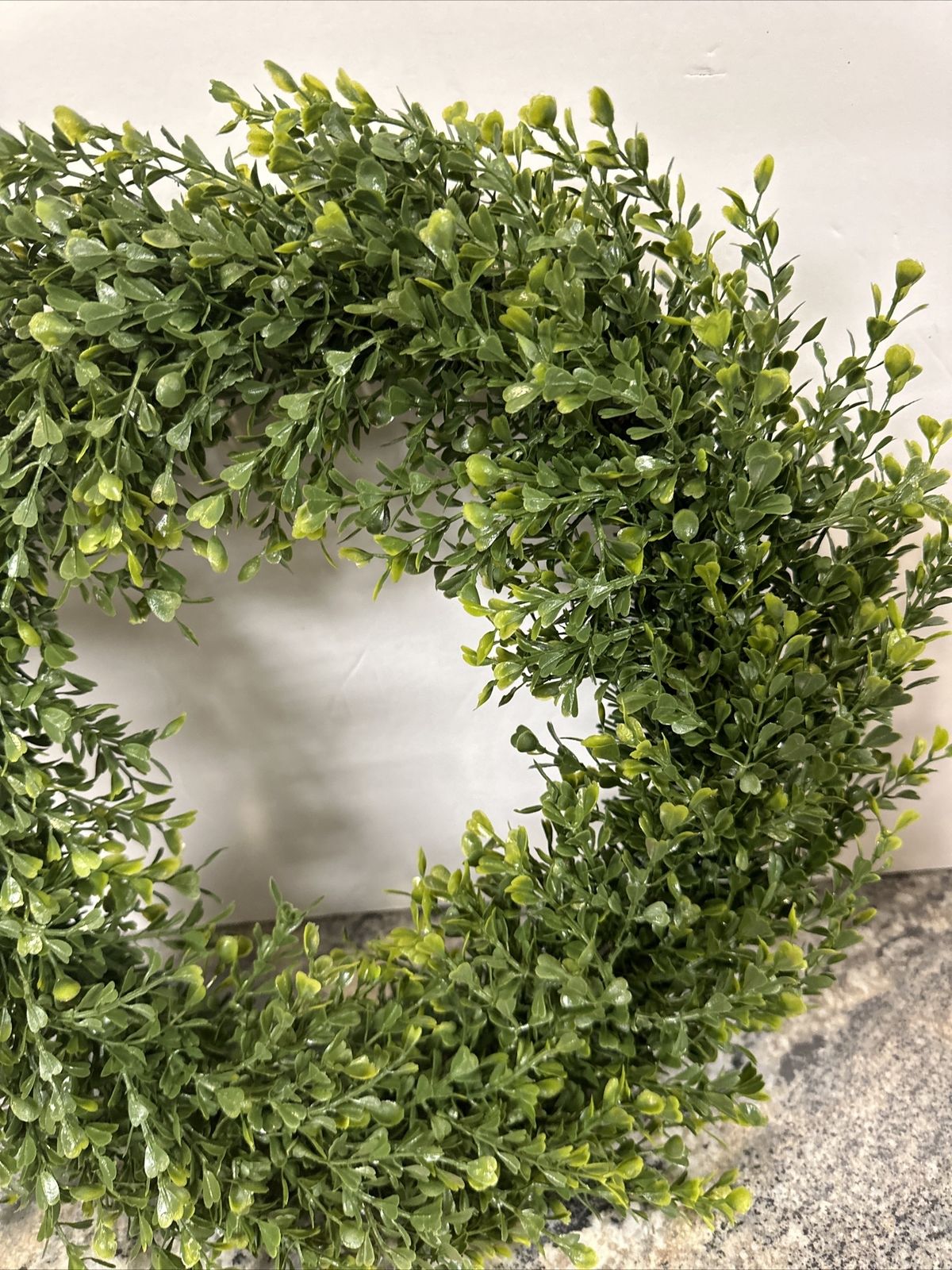 English Gardens Indoor/Outdoor 18” Boxwood Wreath New