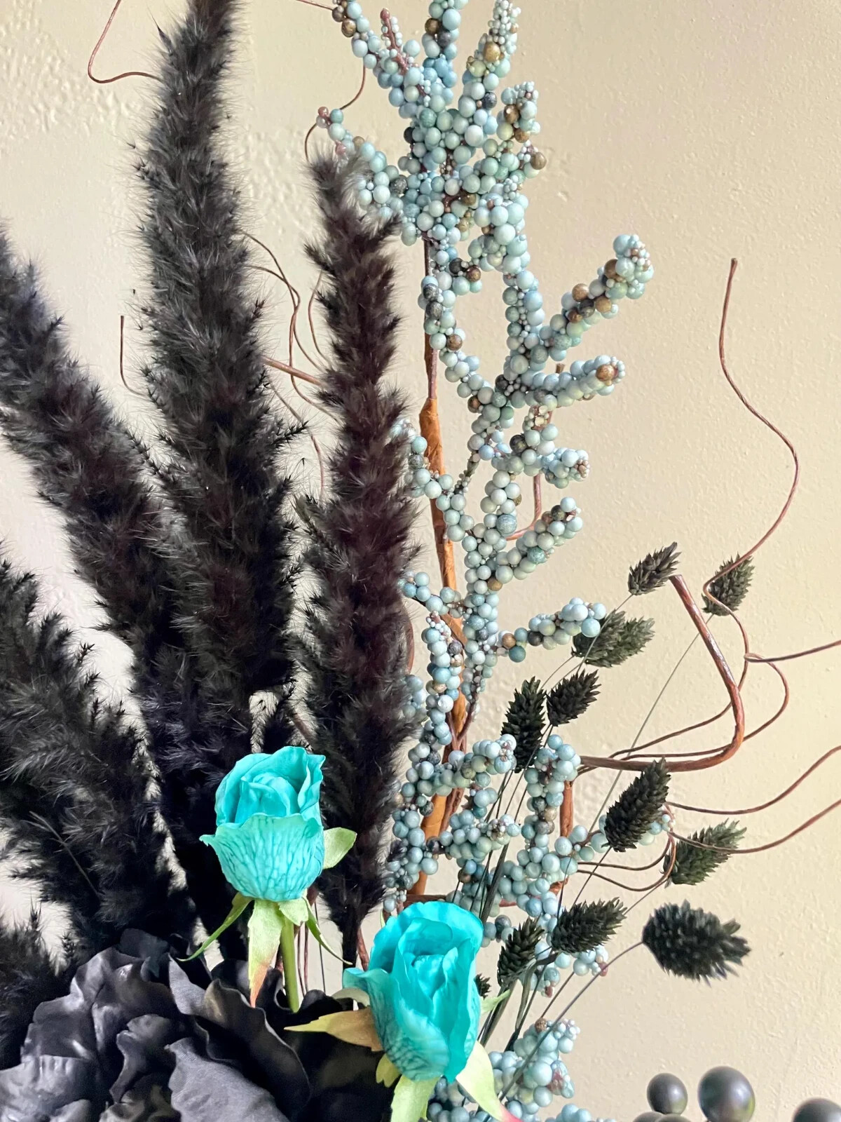 Modern Rose Floral Arrangement: Black & Blue Home Decor, Fancy Table Centerpiece