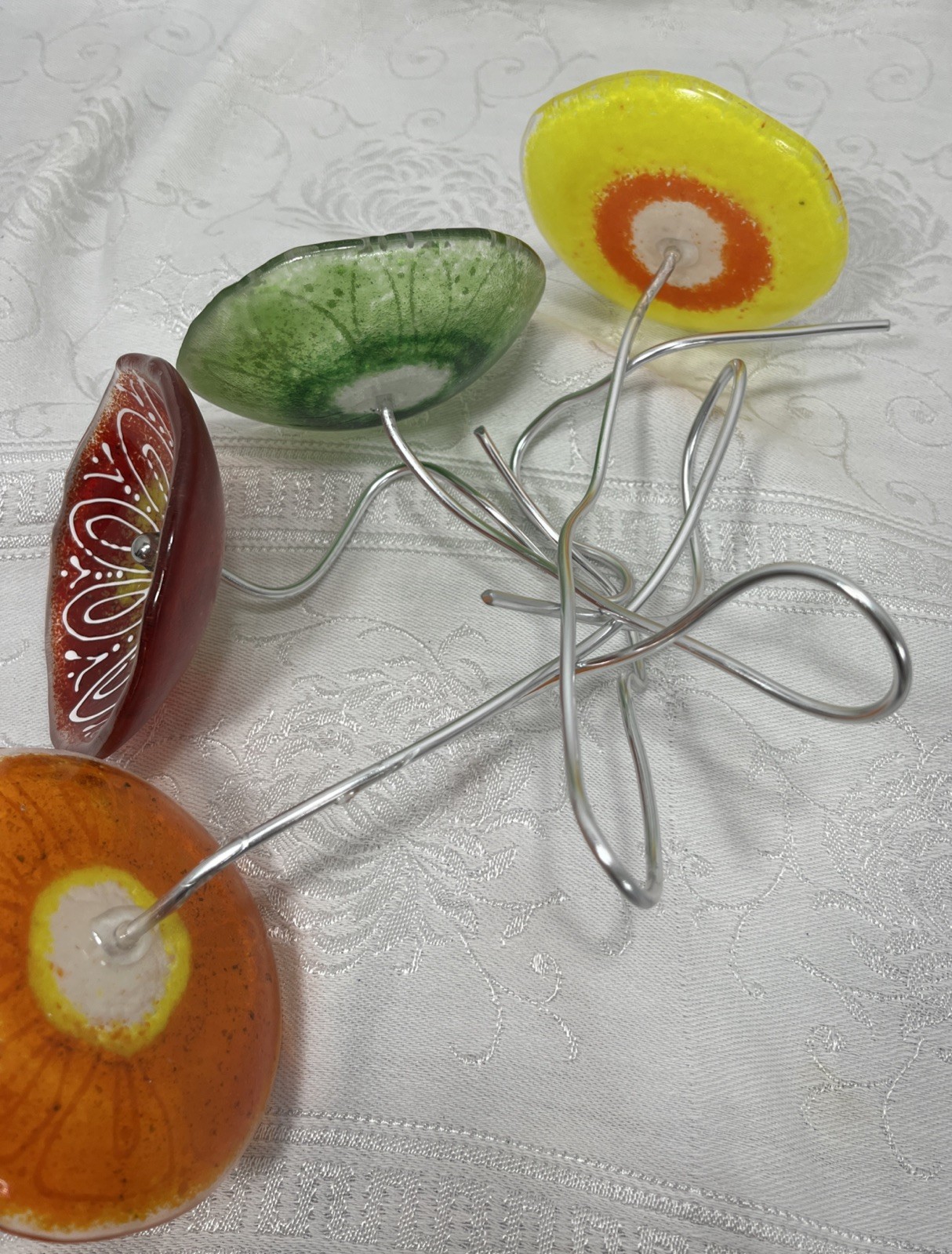 4 Flowers Pressed Glass Painted Tabletop Garden Bouquet Round Silver Metal Stems