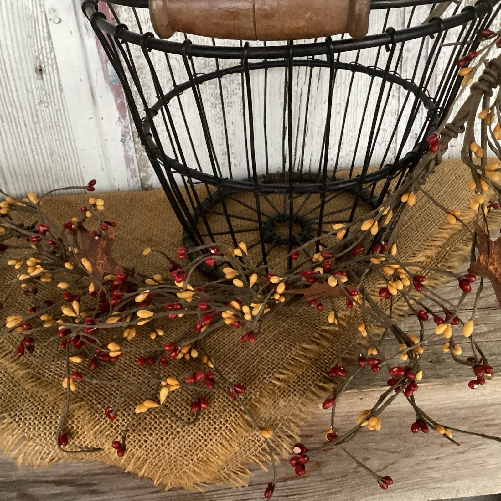 NEW Pip Berry Garland Rusty 2″ Stars BURGUNDY OLD GOLD BERRIES 40″ Crafts Rustic