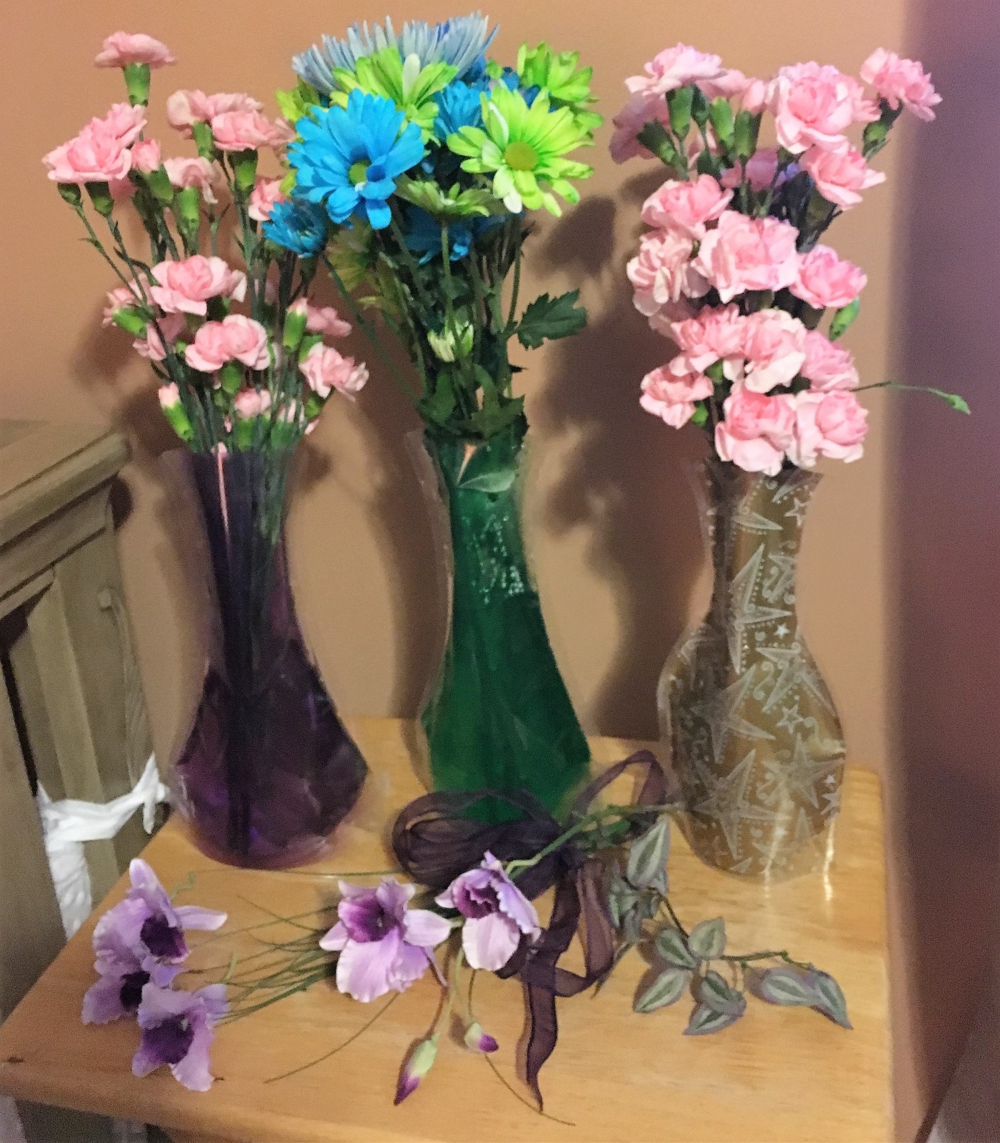 Unique, Stylish, Collapsible Flower Vase. Decorative Designs. Plastic
