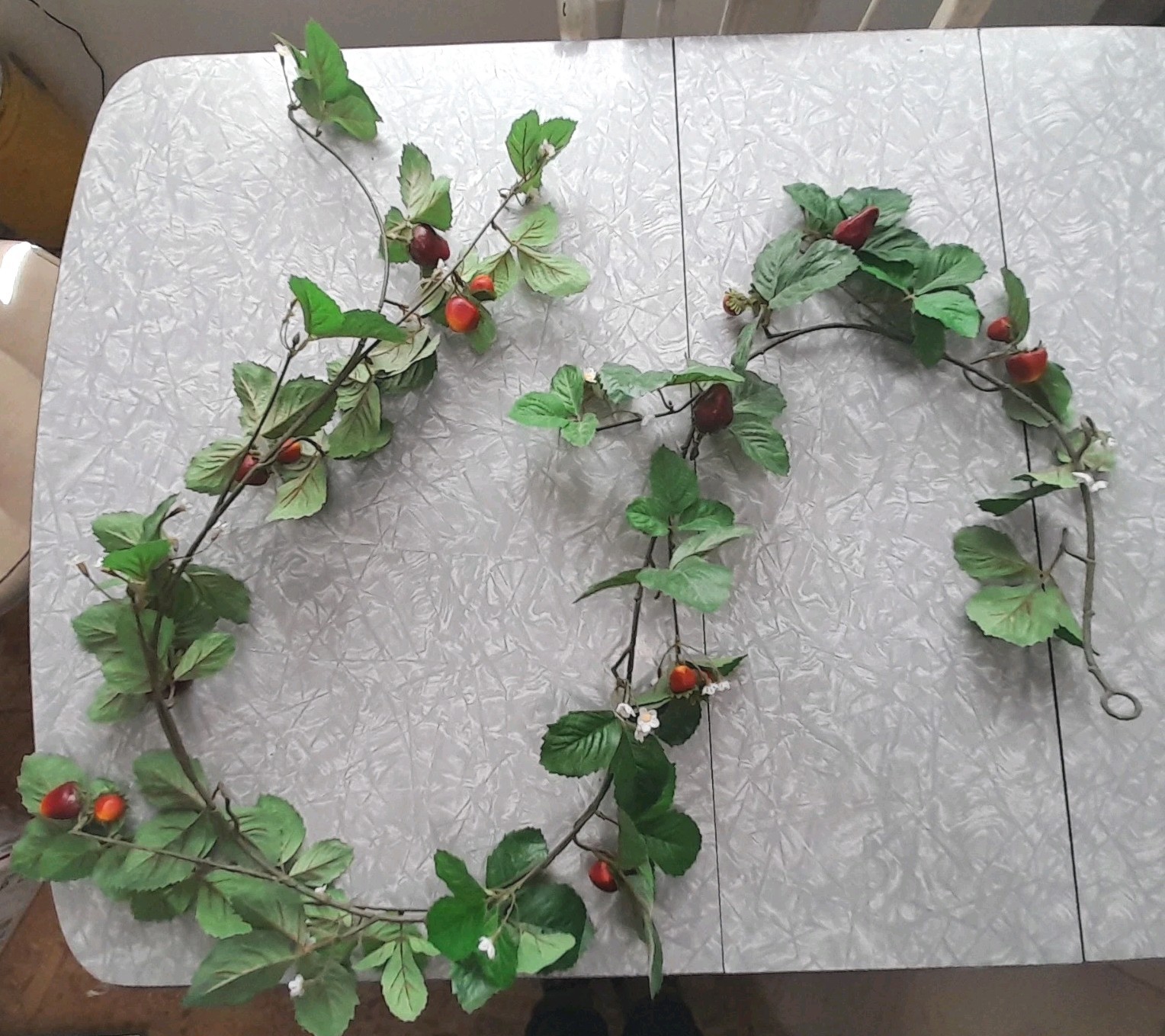 Artificial Strawberry Flower Plant Vine Strawberry White Flowers Garland 6ft