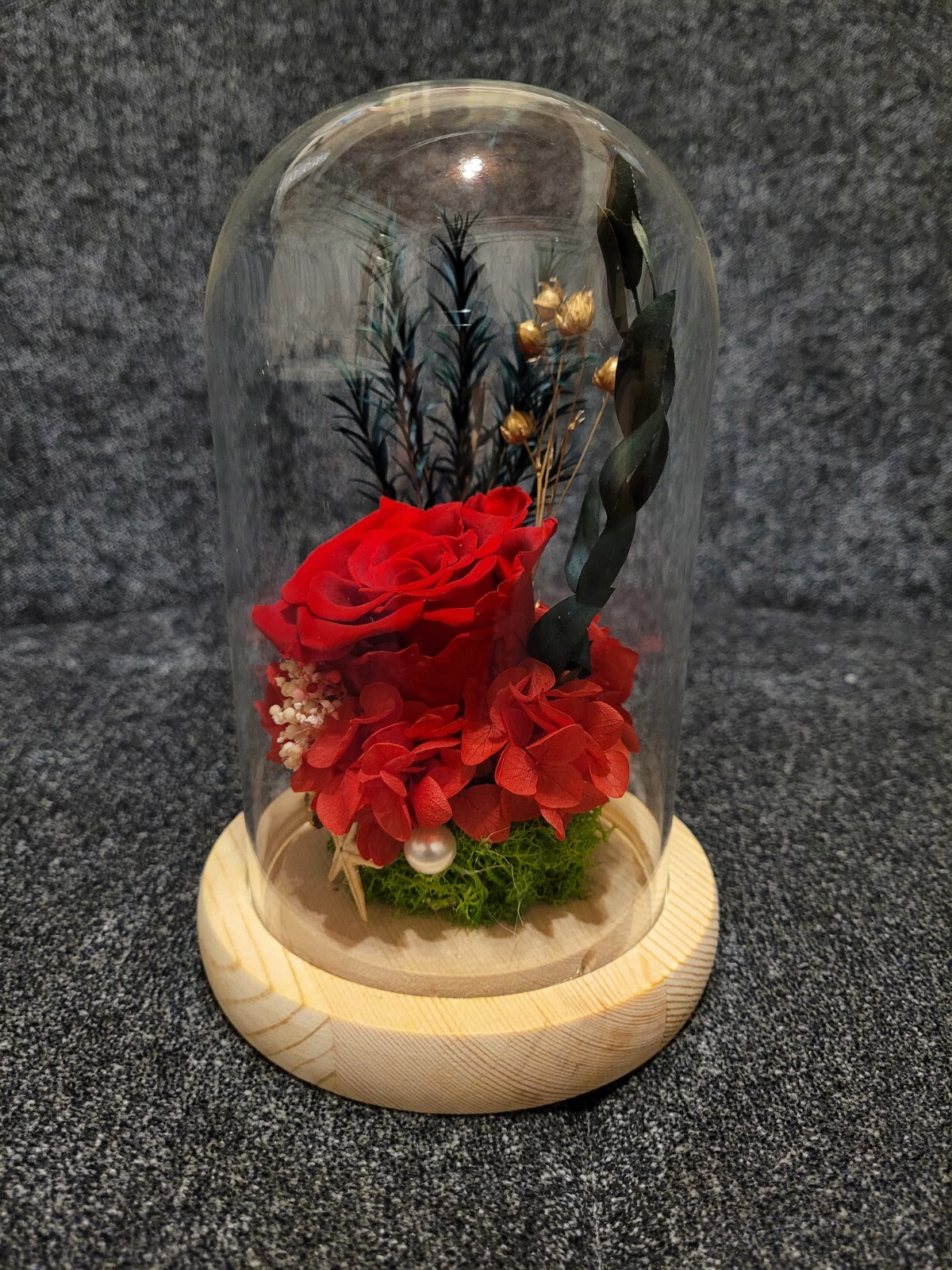 Flower Decoration Glass Cover Wooden Base Valentine’s Day Gift for Girlfriend’