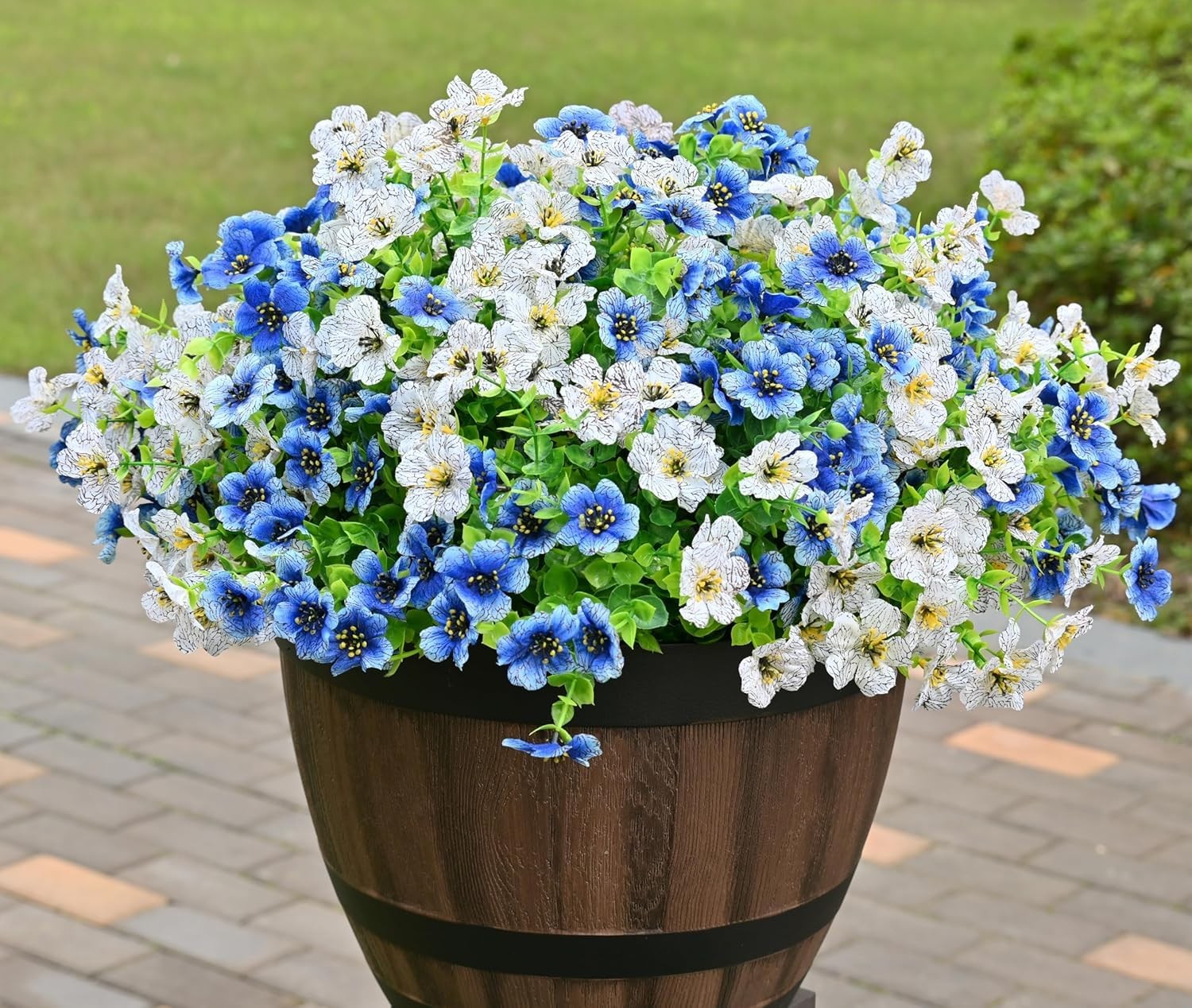 6 Bundles Artificial Fake Flowers，Fake Blue Silk Daisy with Eucalyptus for Pl…