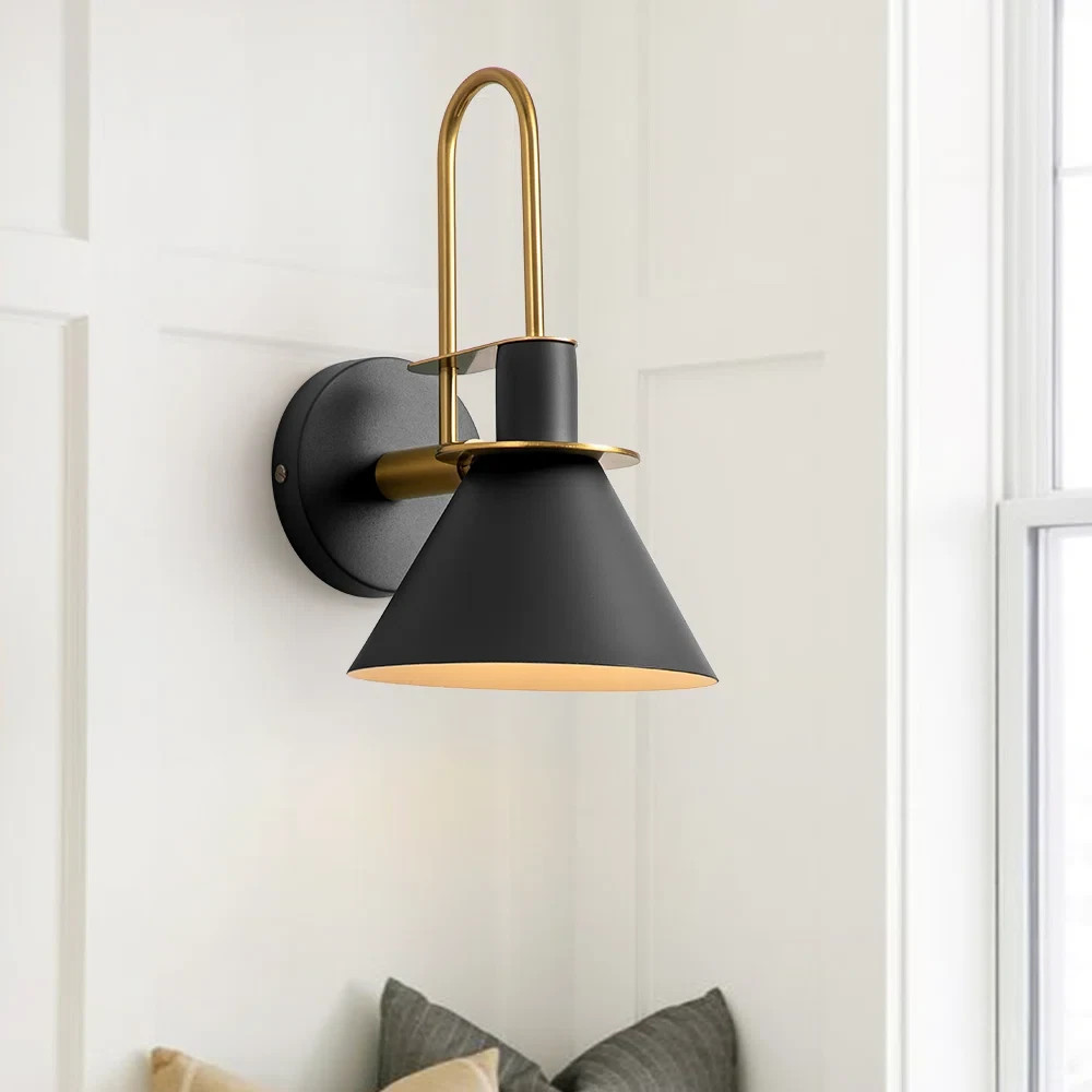 Jacoline 1 – Light Cone Armed Sconce