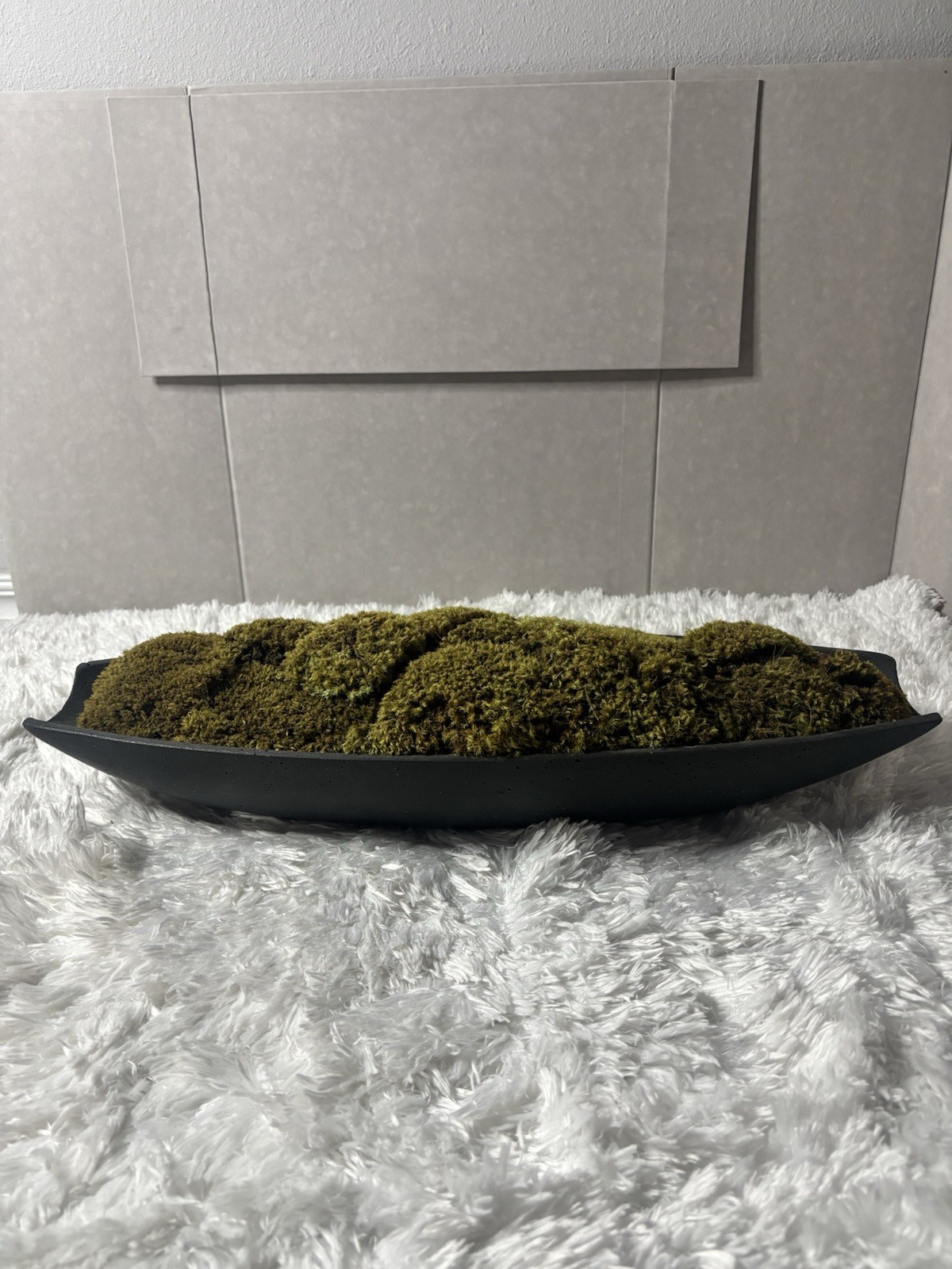 Moss centerpiece decor Dimensions 20.5” x L 6” x W 4-5 x H