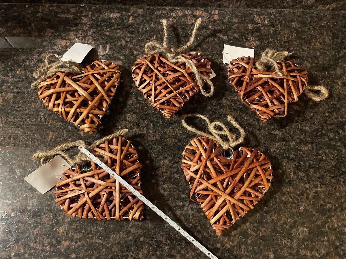 Rattan Wicker Hanging Brown Natural Wooden Hearts Valentine’s Day Set Of 5 New
