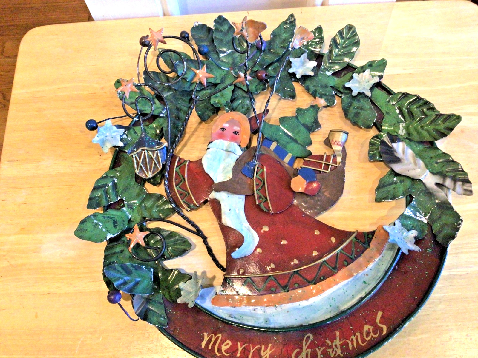 Christmas santa dry Christmas wreath Metal for door or wall, very cool!