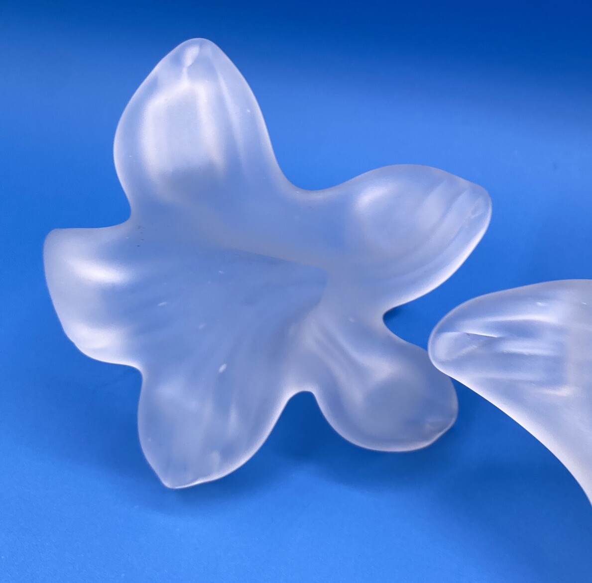 Frosted Glass Lily Flower Buds Tabletop Decoration White Set Of 3 Vintage