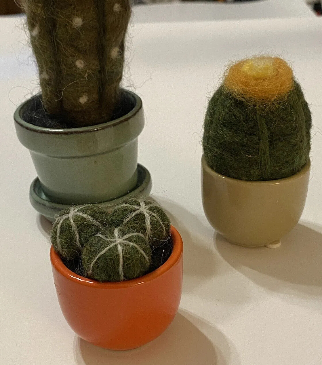 3 Tabletop Home Decor Felt Faux Succulents In Pots 6”, 4”, 2.5” EUC!