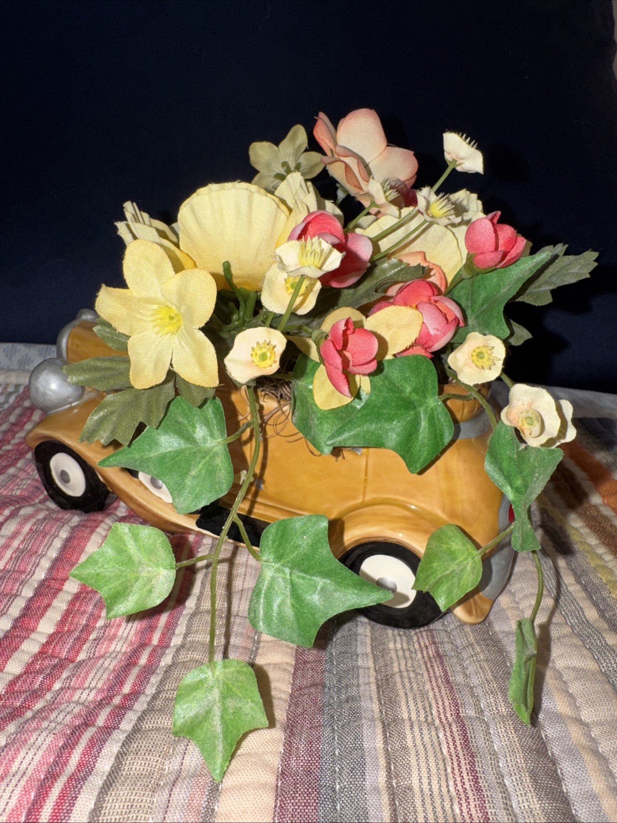 Vtg Retro MCM Floral Arrangement Antique Car Holder