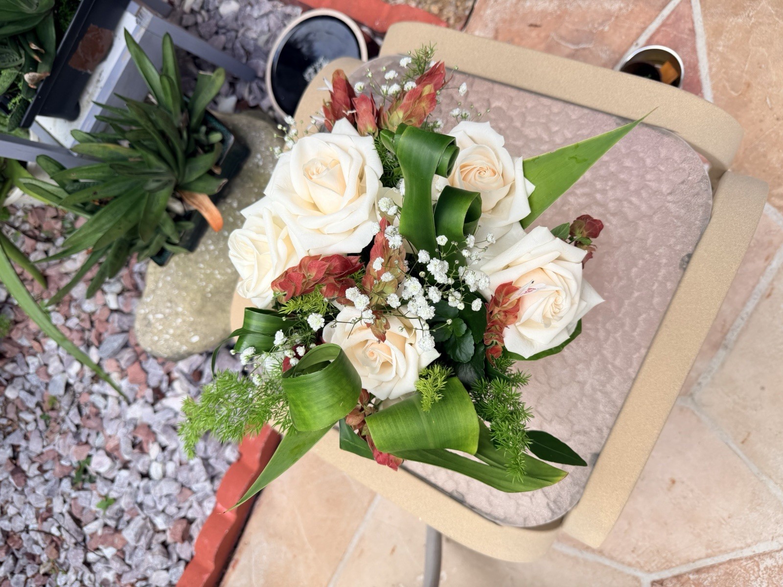 Fresh Rose and Baby’s-Breath Flower Arrangement, White Pink Green, Glass Vase