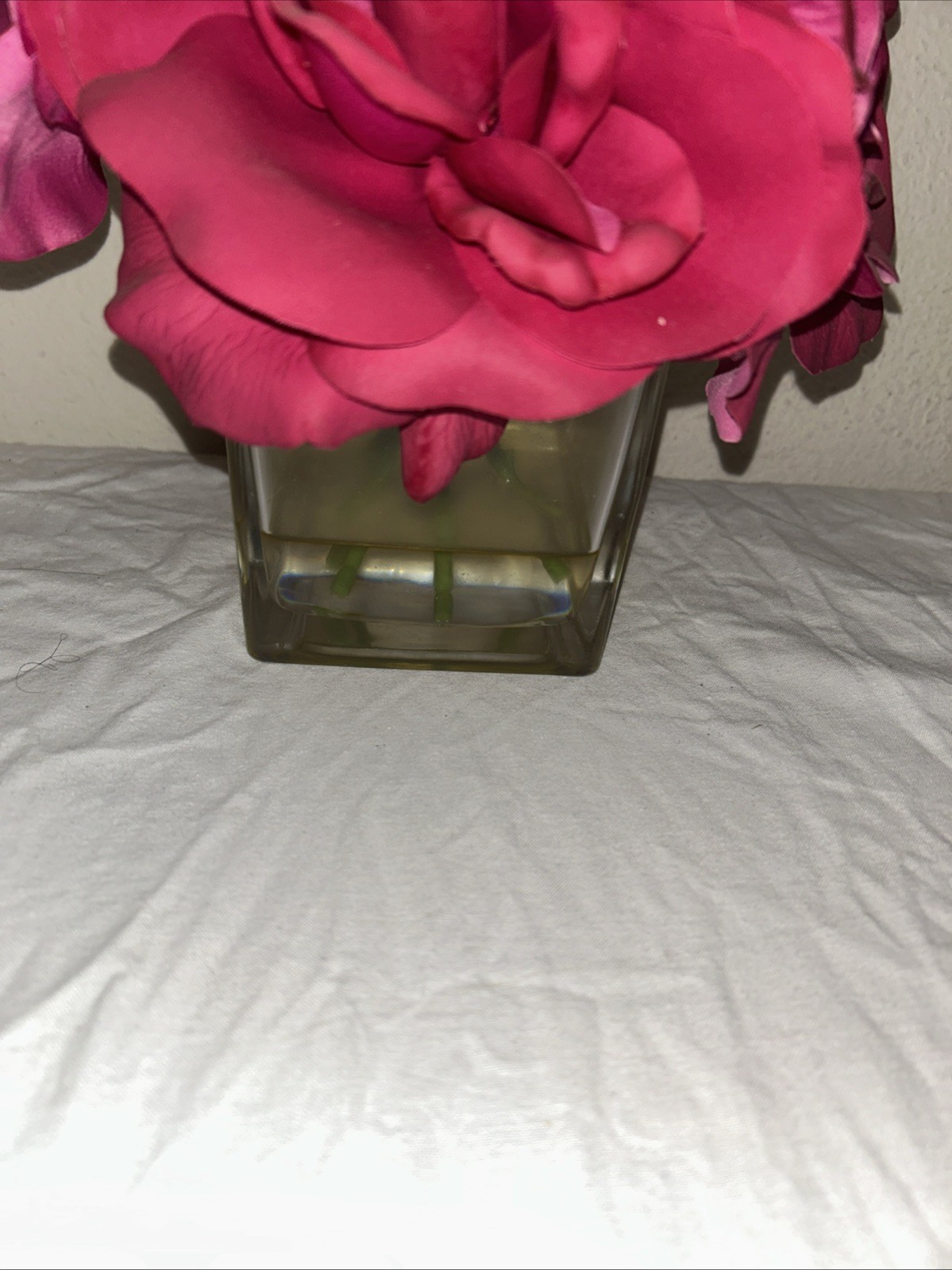 Faux Fuschia Rose Silk Flower Arrangement Clear Acrylic Water Glass Cube Vase 7”
