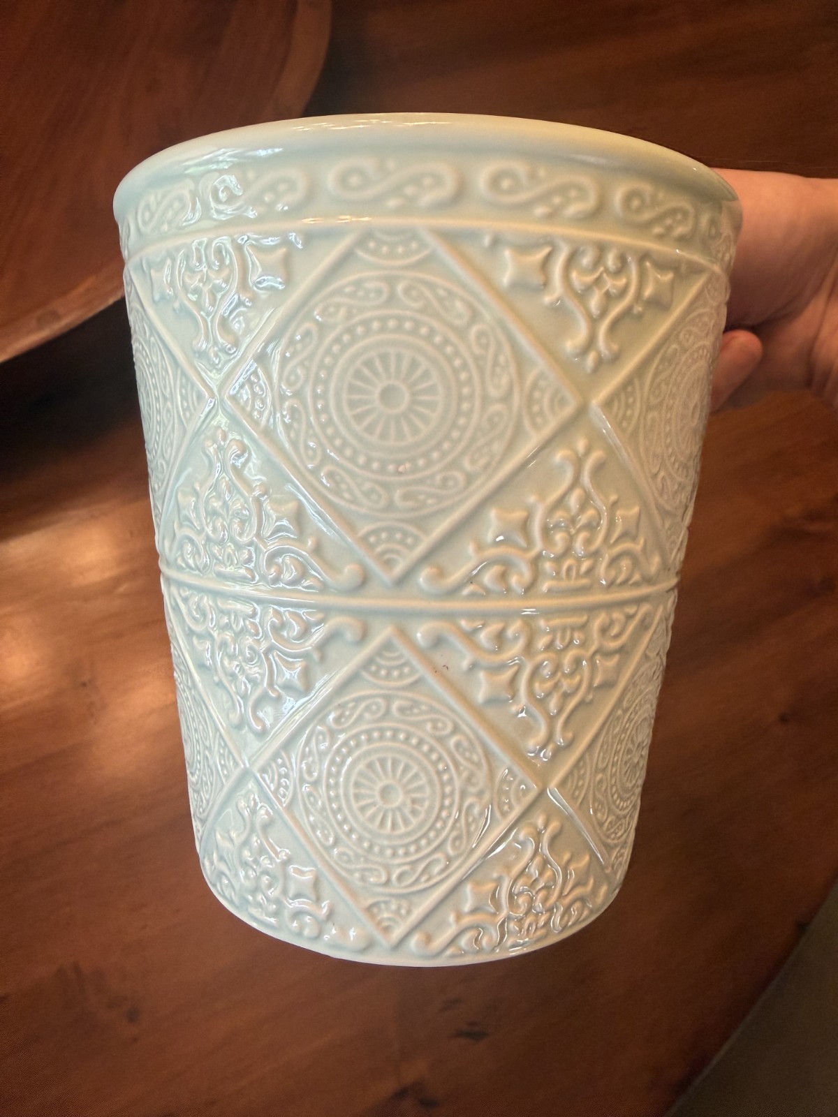 Lt. Green Floral Relief Pattern Ceramic Vase, Plant Pot or Utensil Holder 5.5″