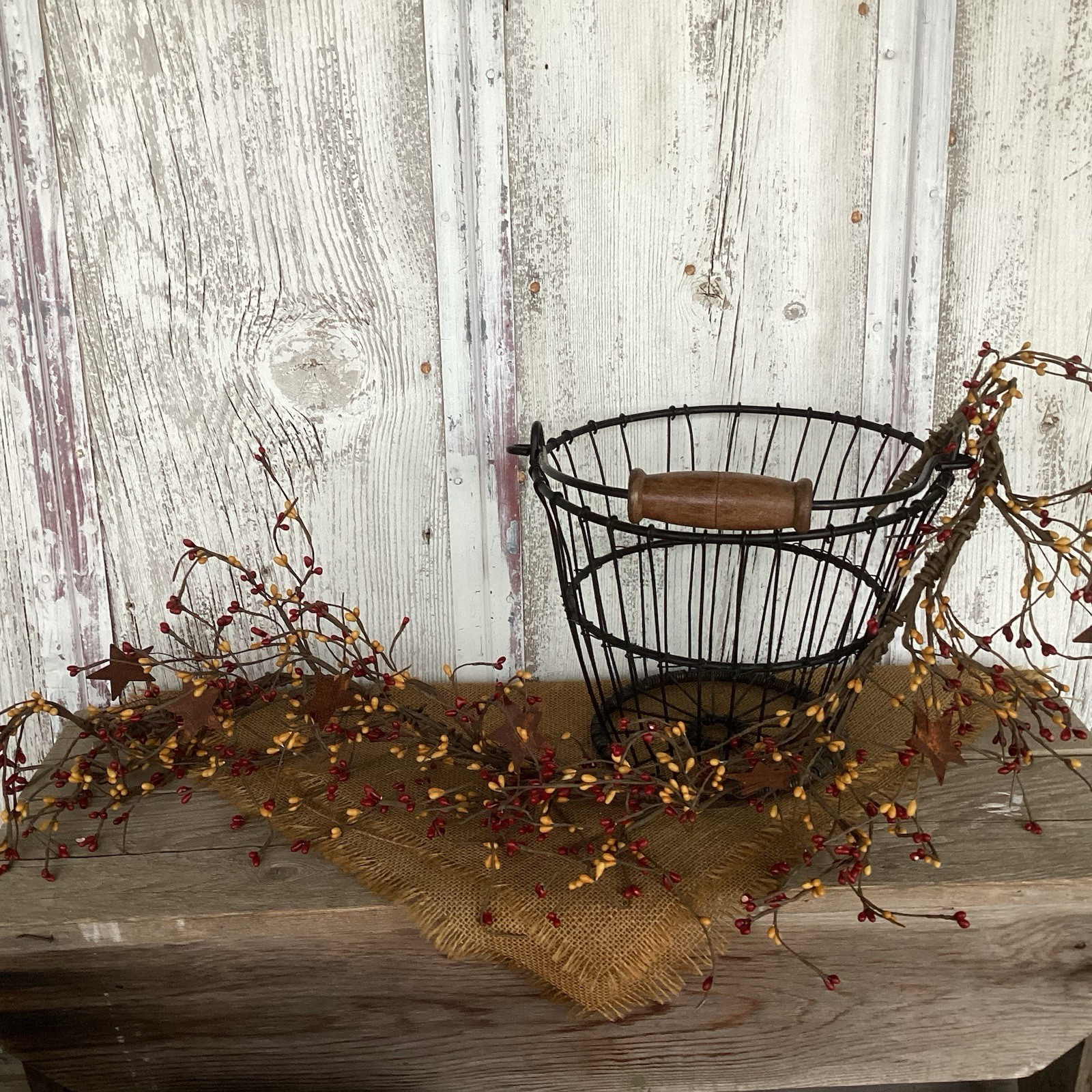 NEW Pip Berry Garland Rusty 2″ Stars BURGUNDY OLD GOLD BERRIES 40″ Crafts Rustic