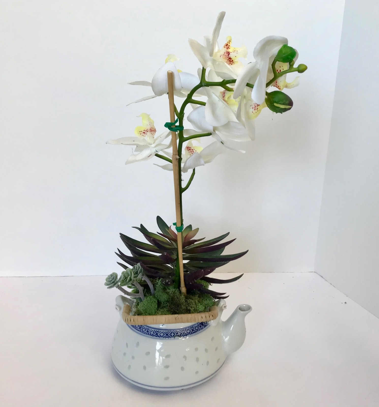 Decorative Planter in Jing De Zhen Translucent Rice Grain Teapot with a White Si
