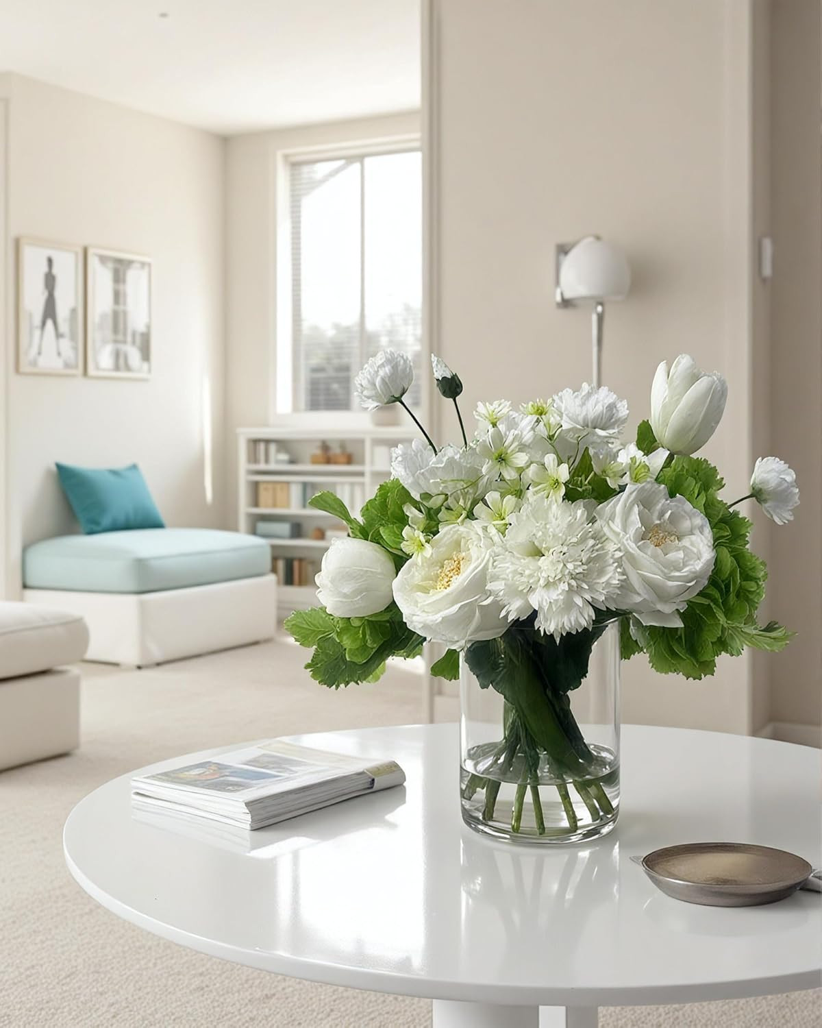 Lifelike Flower Arrangement in Glass Vase – No Water Needed, Perfect Gift!