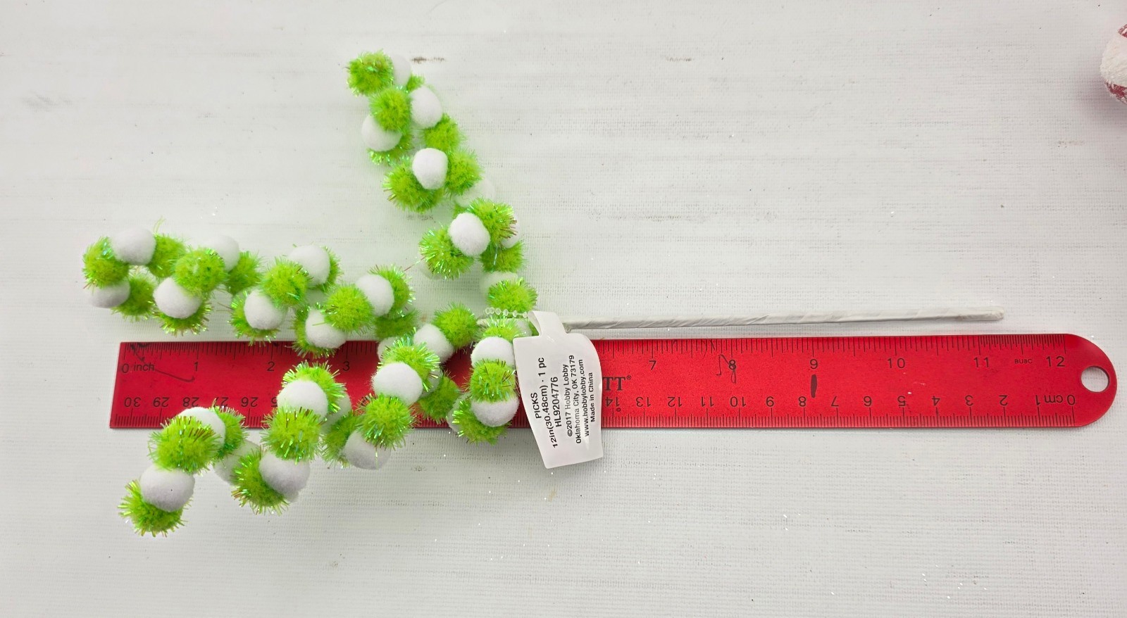 Pom Pom Spiral Picks Alternating Green and White Lot of 5 Stems 12″ Curled