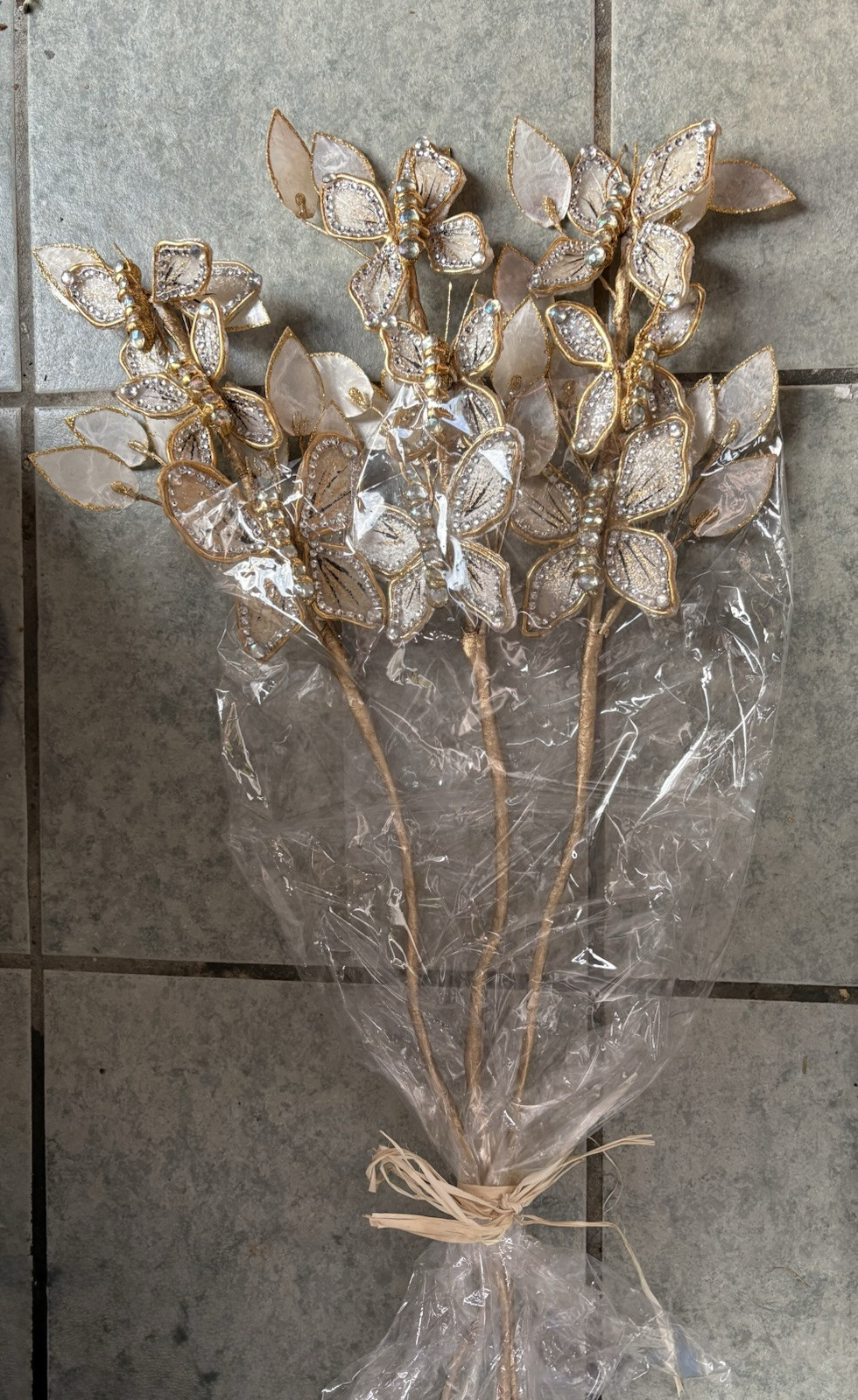 butterfly bouquet made of capiz shells mettalic gold silver 30” Long Stem (3)