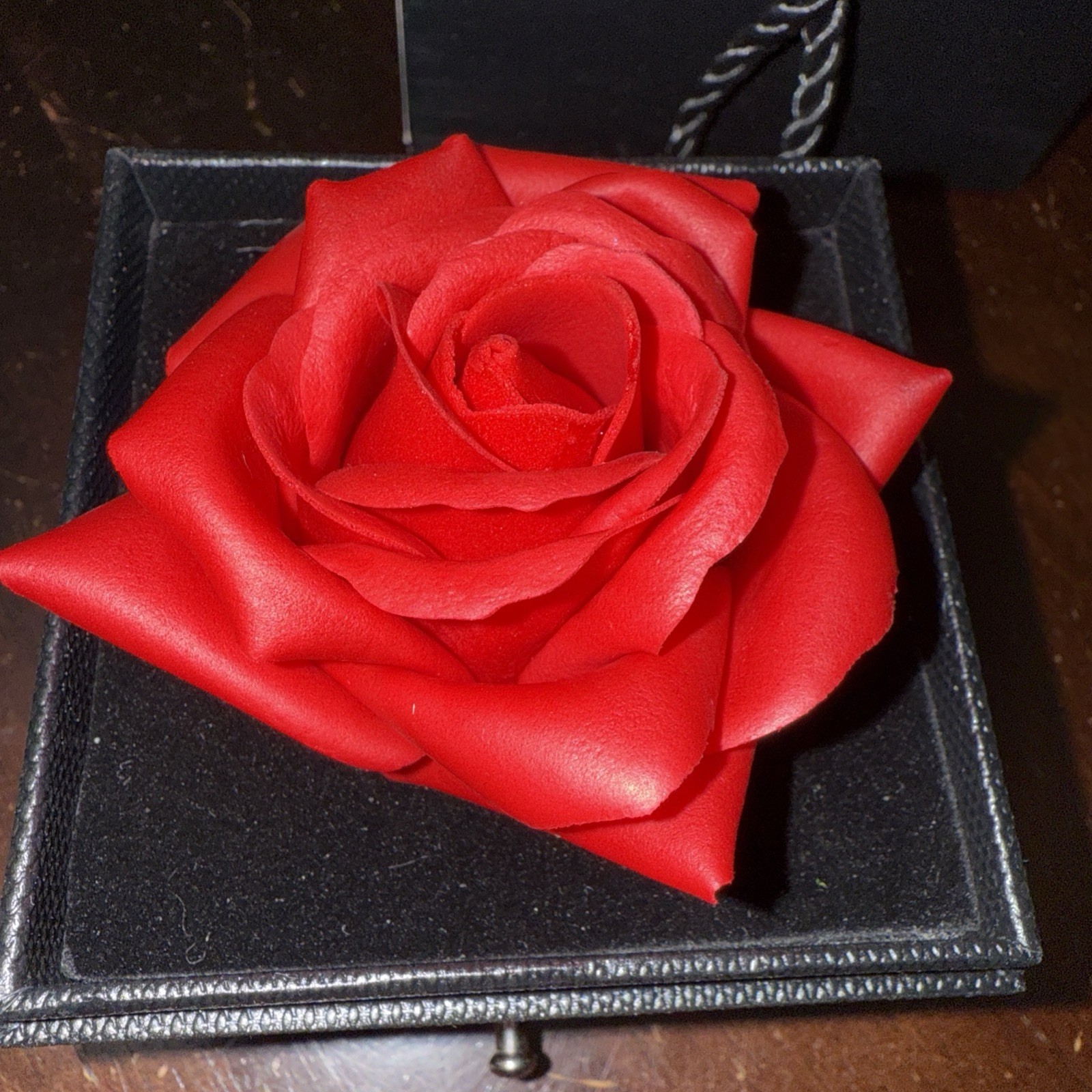 Preserved Rose Flowers In Box ” BEST WISHES A friend Is A Loving Companion…..