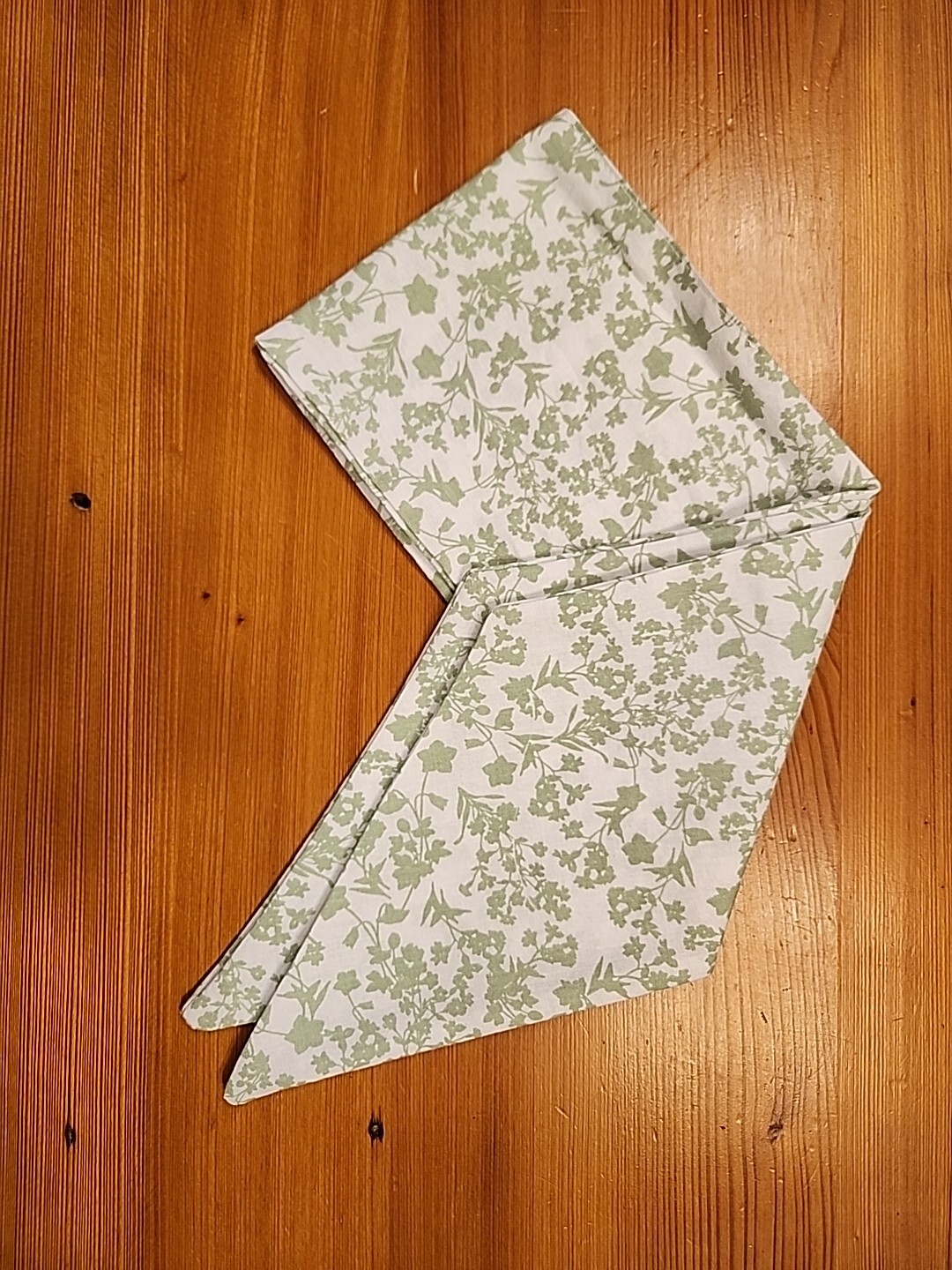 Small Wreath Sash with a Boheme Sage Pattern – 34″ long and 5-1/2″ wide