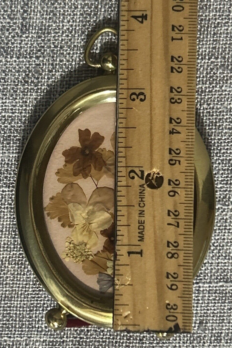 Beautiful Vintage Pressed Florals in a 4″ Tall Gold Tone Oval Frame