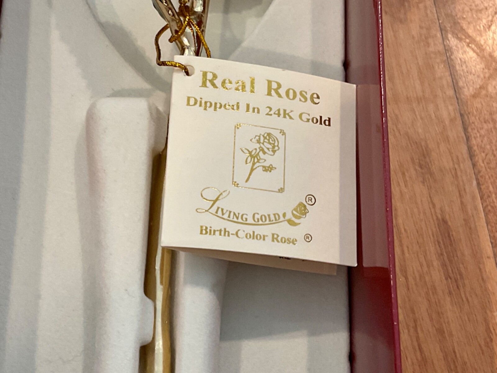 LIVING GOLD REAL ROSE DIPPED IN 24K YELLOW GOLD BOXED