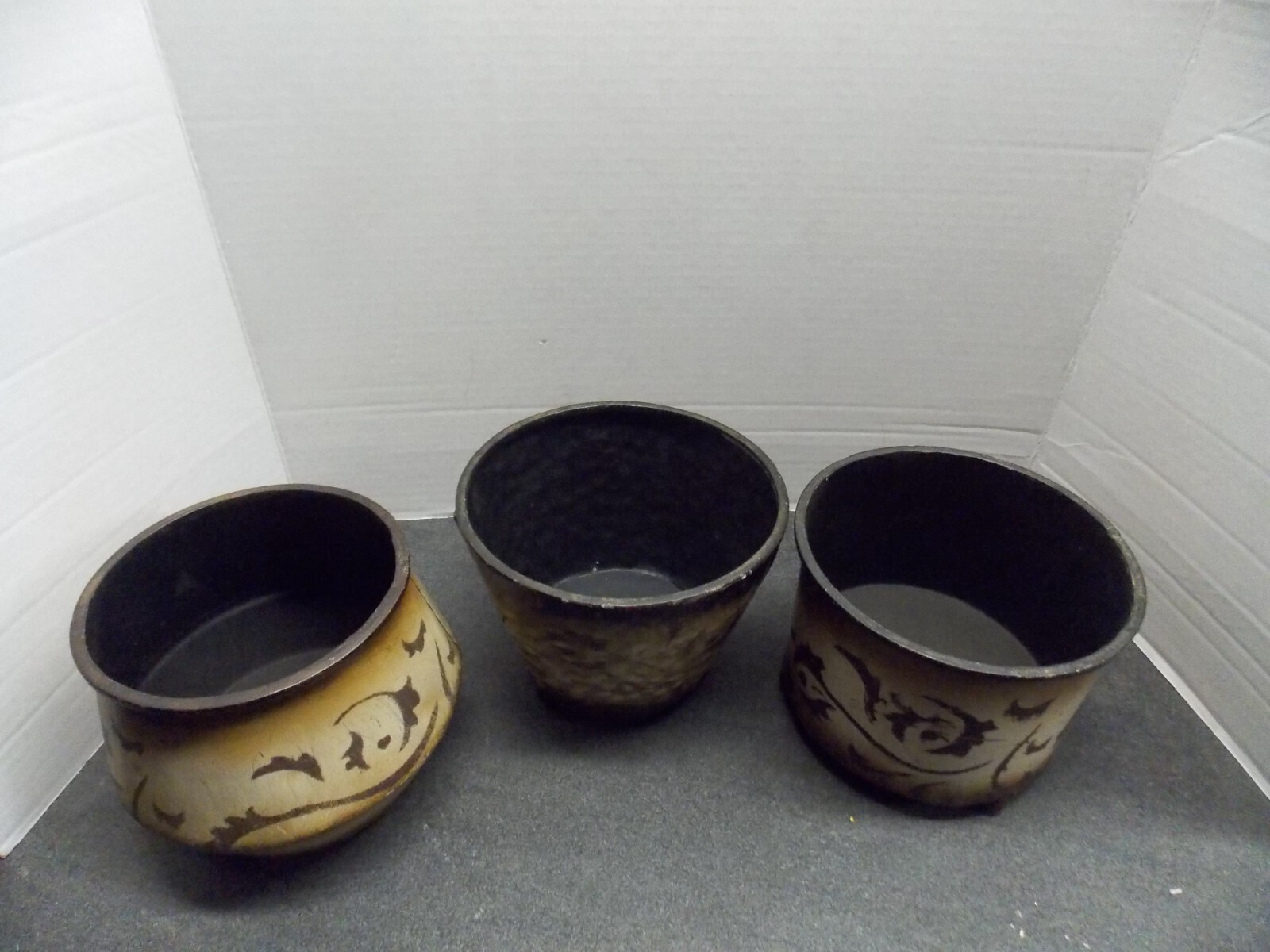 set of 3 beautiful metal tan and brown design planters 5″-6.6″ wide, 5″ tall