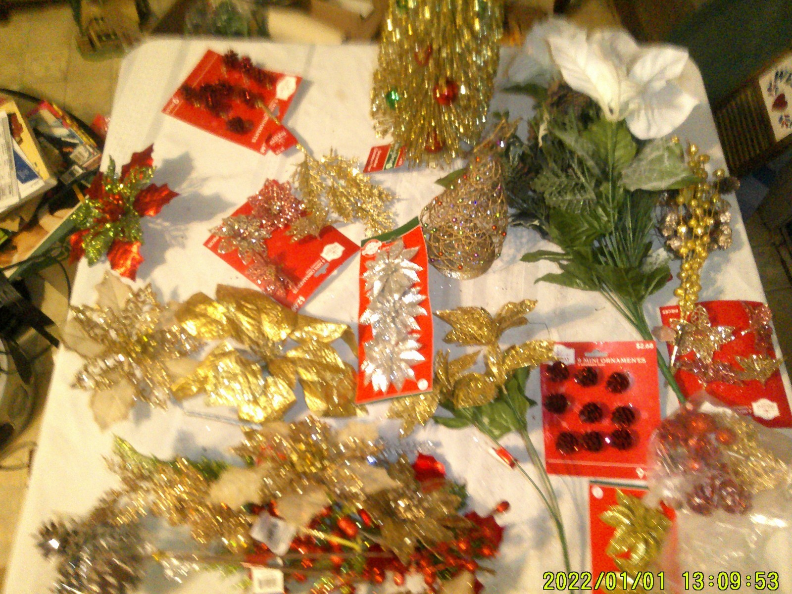 LARGE ASSORTMENT OF CRAFT ARTIFICIAL FLORAL POINSETTIA FLOWERS HOLIDAY MANY UNUS