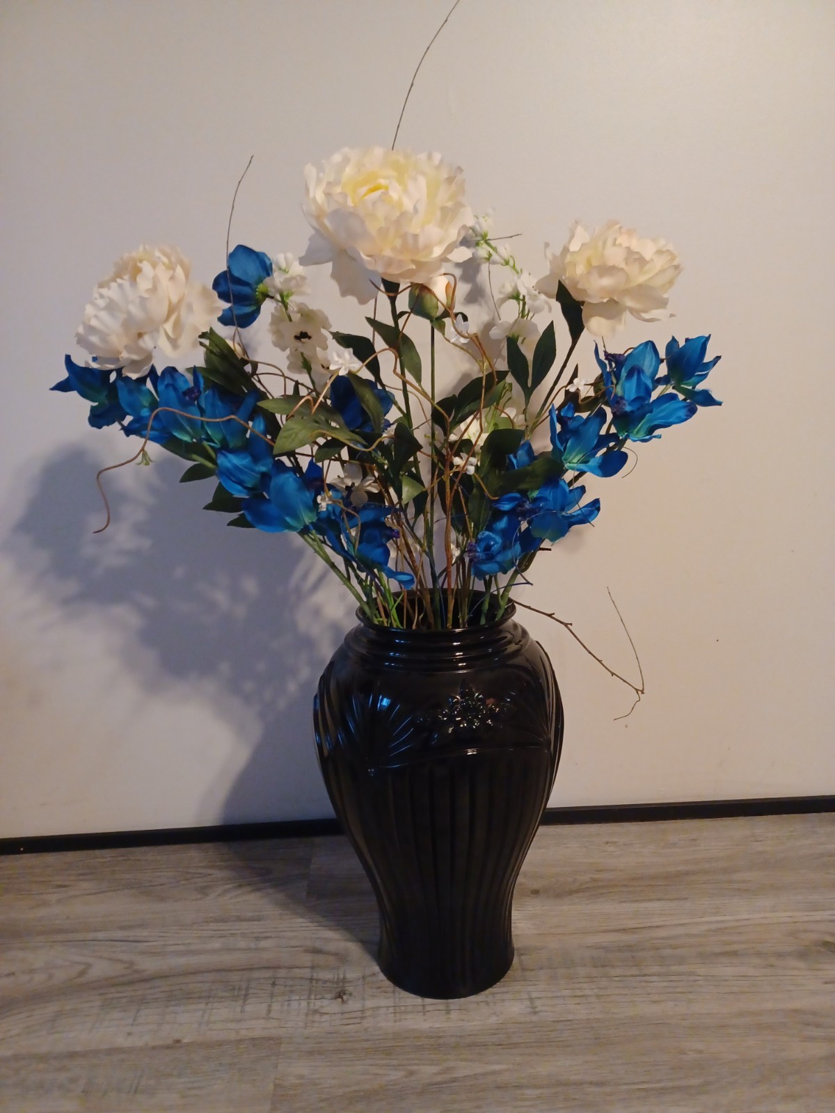 New Large Artificial Flower Arrangement In Vintage Anchor Hocking Glass Vase