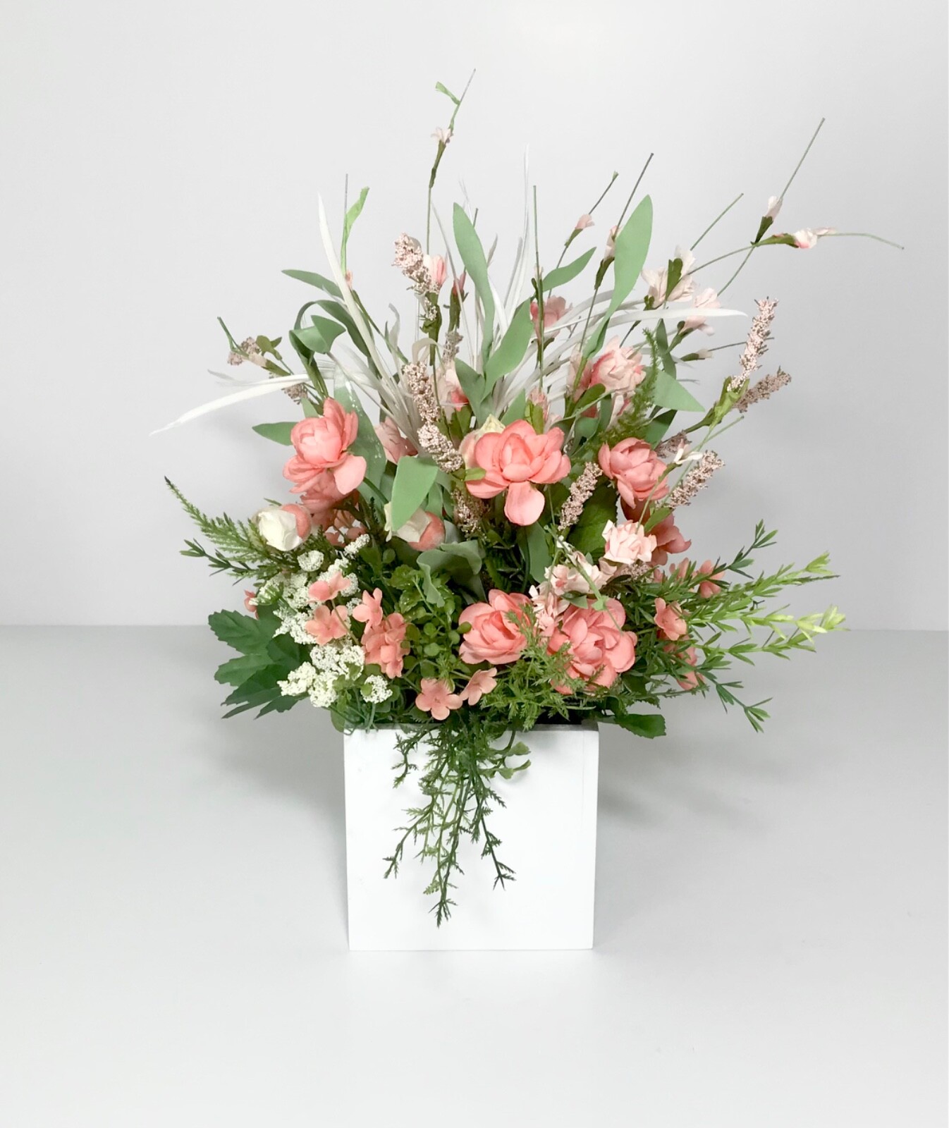 SUMMER PEACH PINK WHITE FLORAL ARRANGEMENT FLOWER CENTERPIECE HANDMADE GIFT NEW