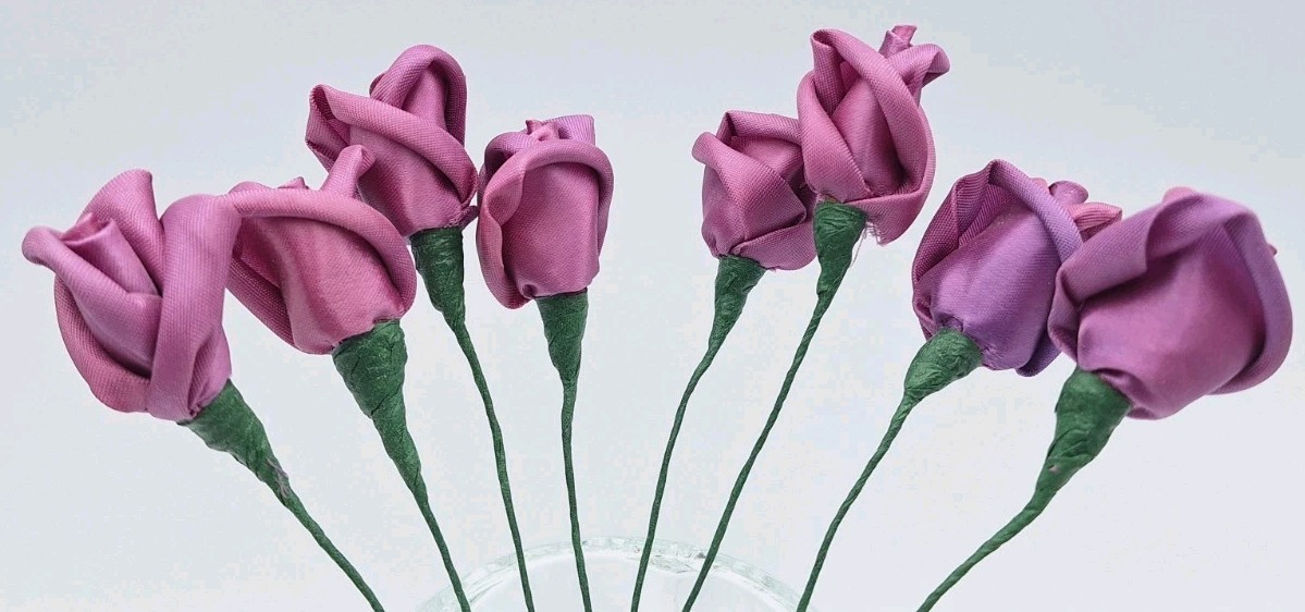 VTG Handmade Satin Ribbon Rose Bud Flower Bouquet Flexible Wire Stem Purple 8Pcs
