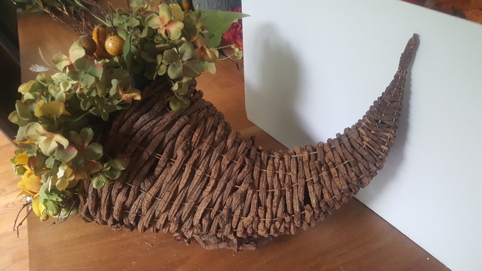 Vtg Handwoven Cornucopia Horn of Plenty Large Arrangement Centerpiece
