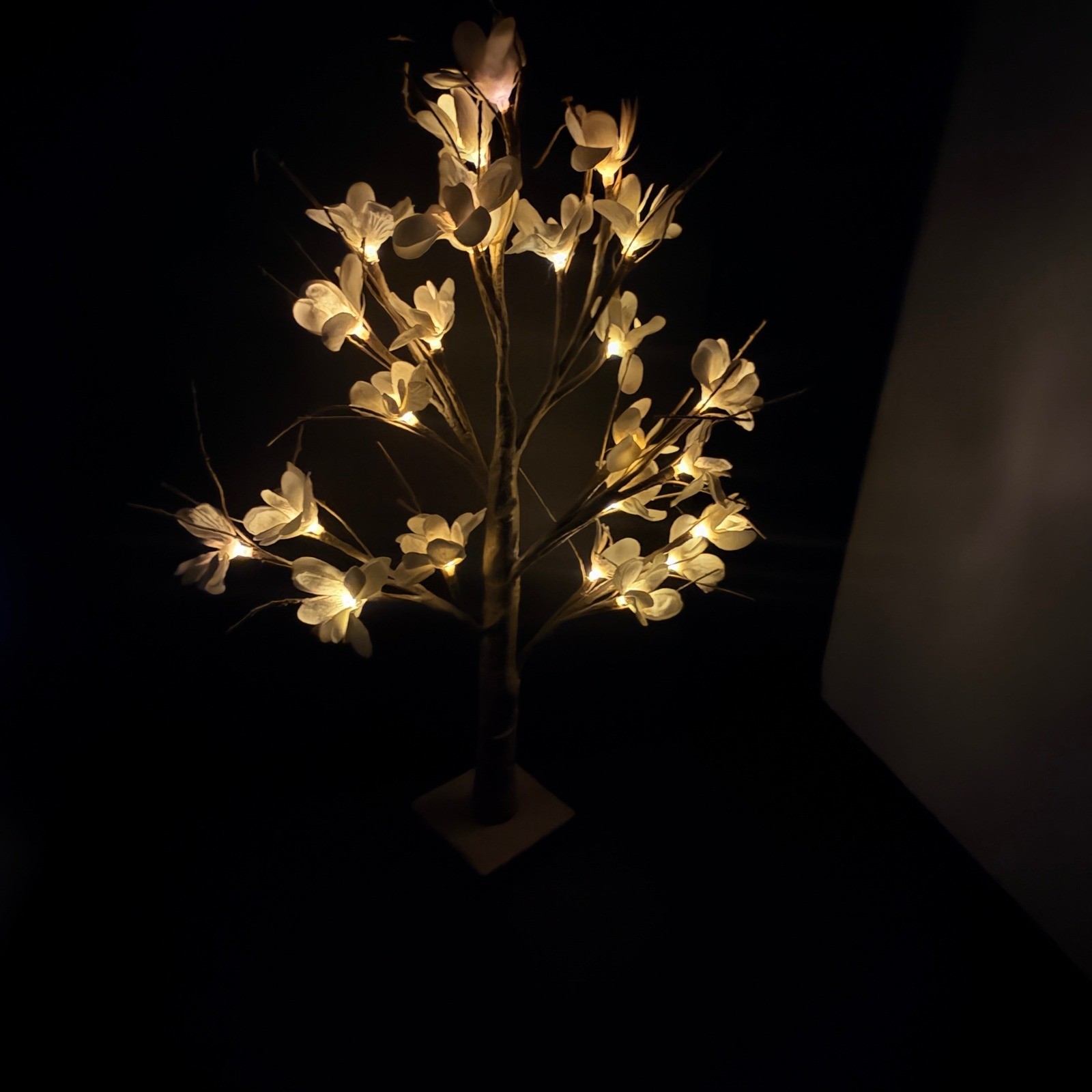 Gorgeous Lighted LED Magnolia Flower Tree White 24” Tabletop Decor Timer 5V DC