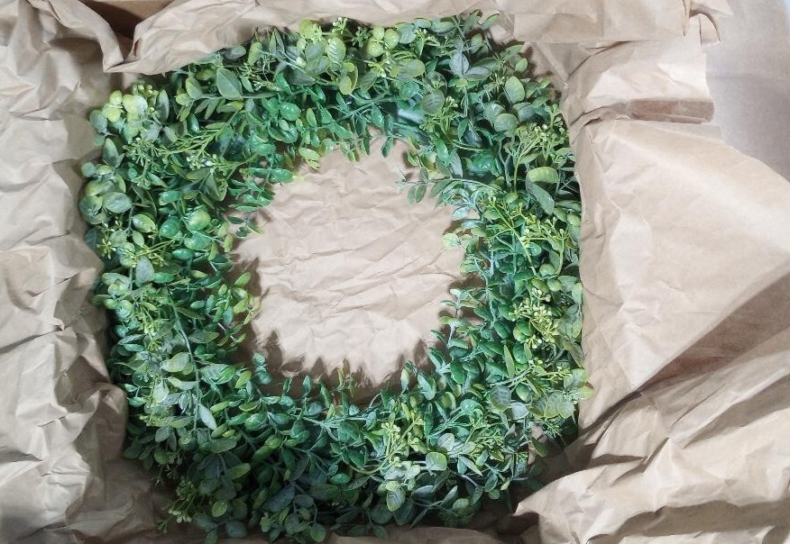 NEW Plastic Wreath 12” Artificial Greenery Indoor Wall Door Decor Free Ship