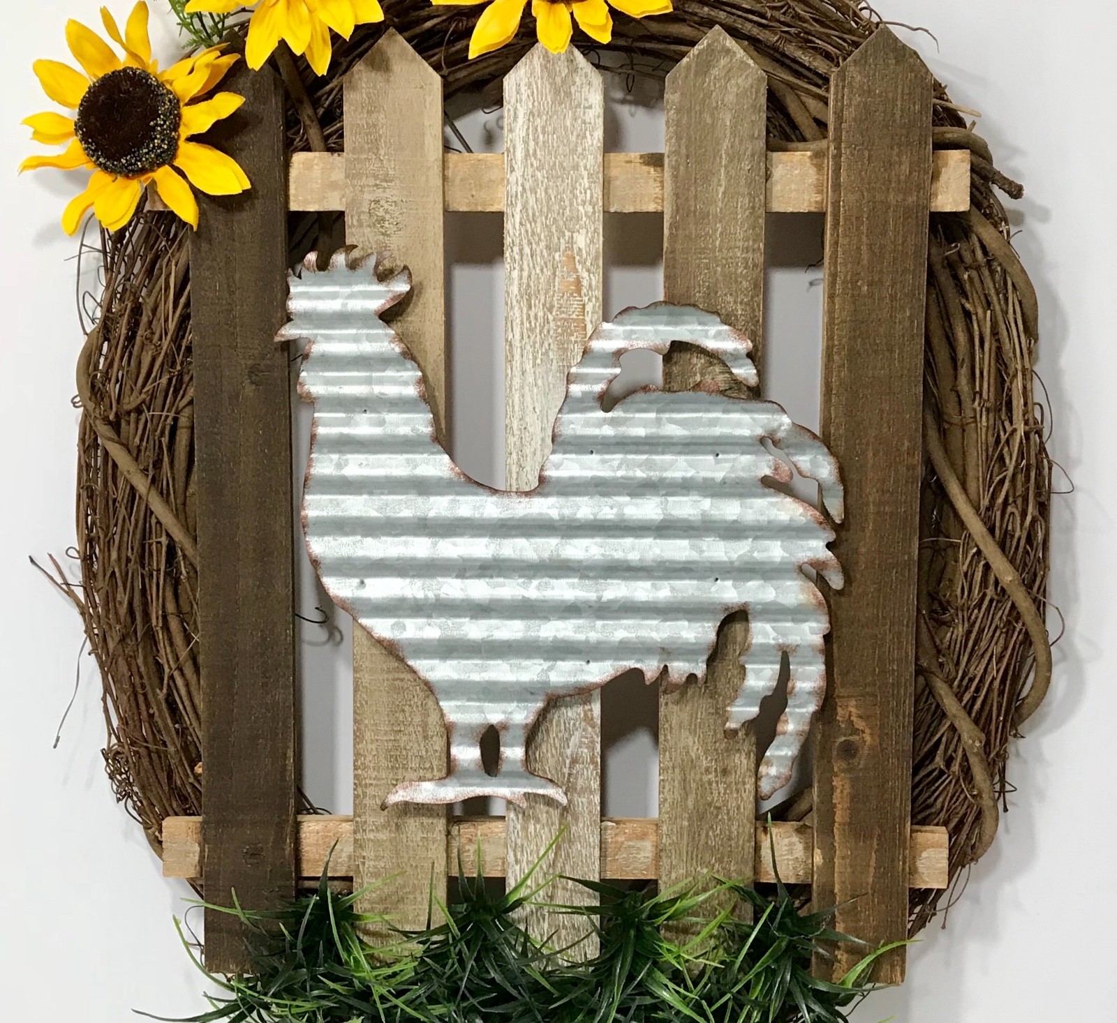 OVAL GRAPEVINE WREATH WOODEN FENCE GALVANIZED METAL ROOSTER SIGN SUNFLOWERS NEW