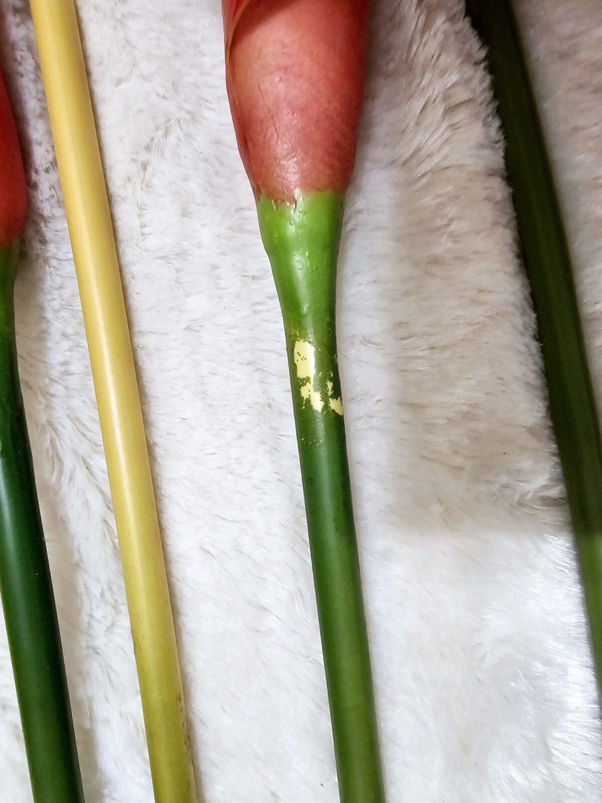 14pcs Faux Calla Lily Flowers 26″ Tall with French Galvanized Vase + 3 Decorativ