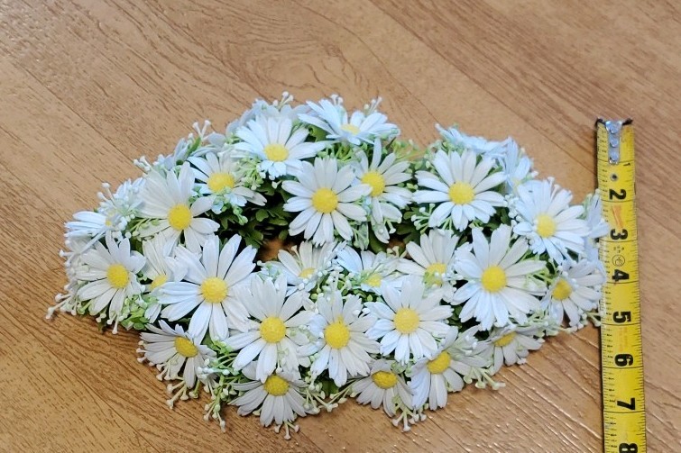 1970’s Faux Floral Centerpiece Taper Holder- White Daisies Plastic Flowers 12″