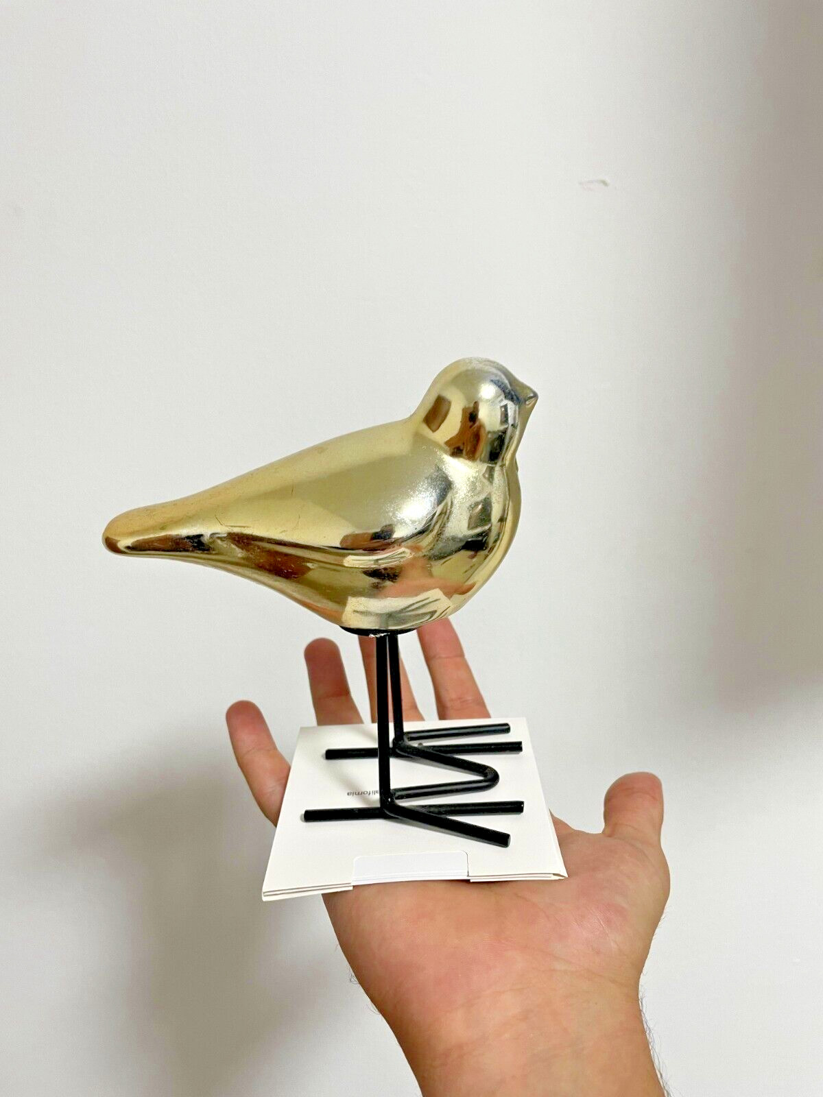 2024 A gold-plated plastic bird is highly recommended