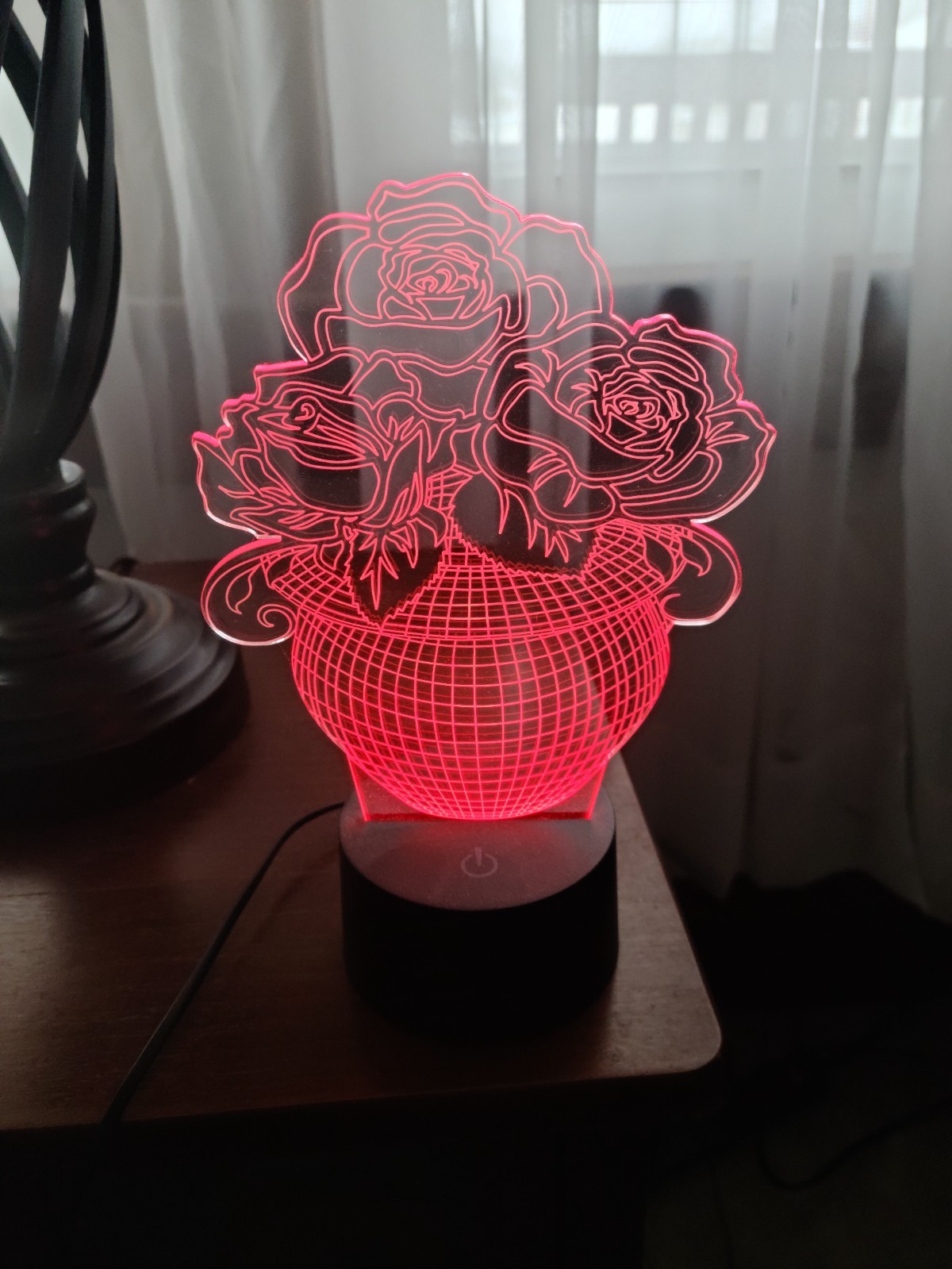 plastic rose bouquet light, changes colors (8) automatically, 9 inches tall