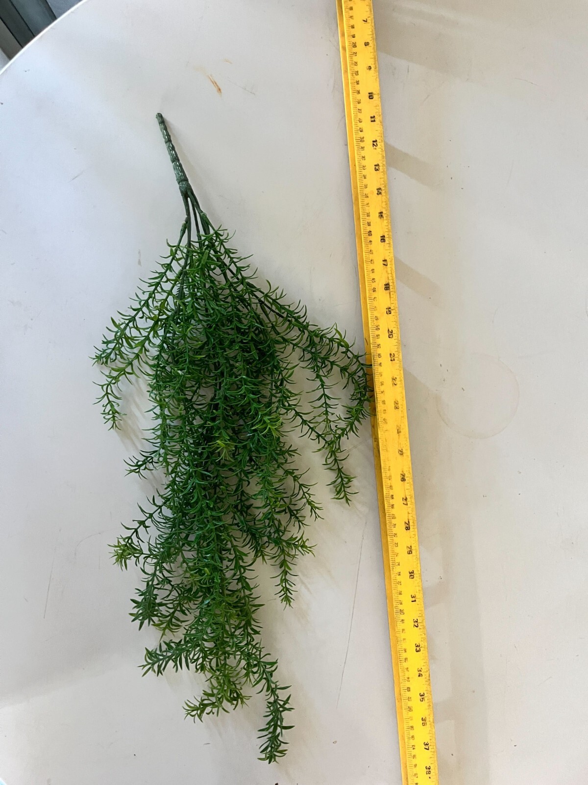Artificial Plants & Garlands, Mixed varieties and sizes.