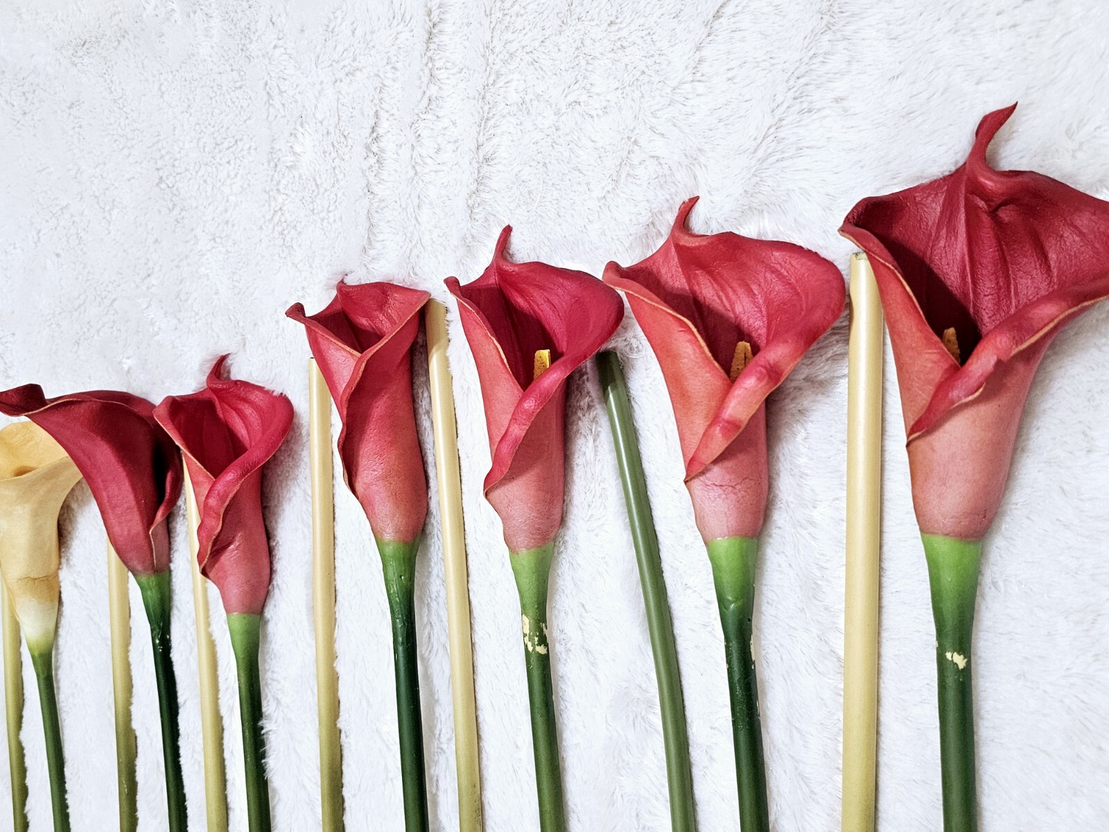14pcs Faux Calla Lily Flowers 26″ Tall with French Galvanized Vase + 3 Decorativ