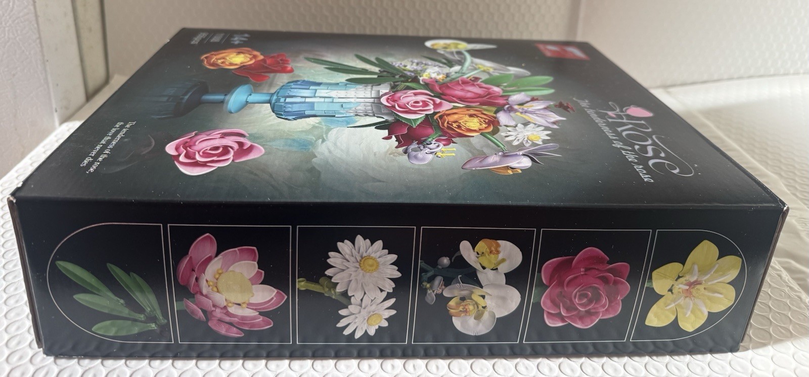 Roses Flowers Bouquet Building Set, Artificial Flore with Vase Compatible with L