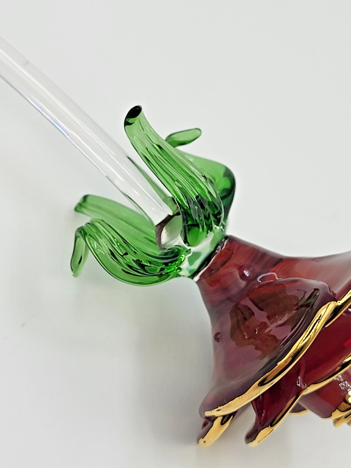 Art Glass Long 11.5″ Single Red Rose w Gold Trim Petals Clear Stem Green Thorns