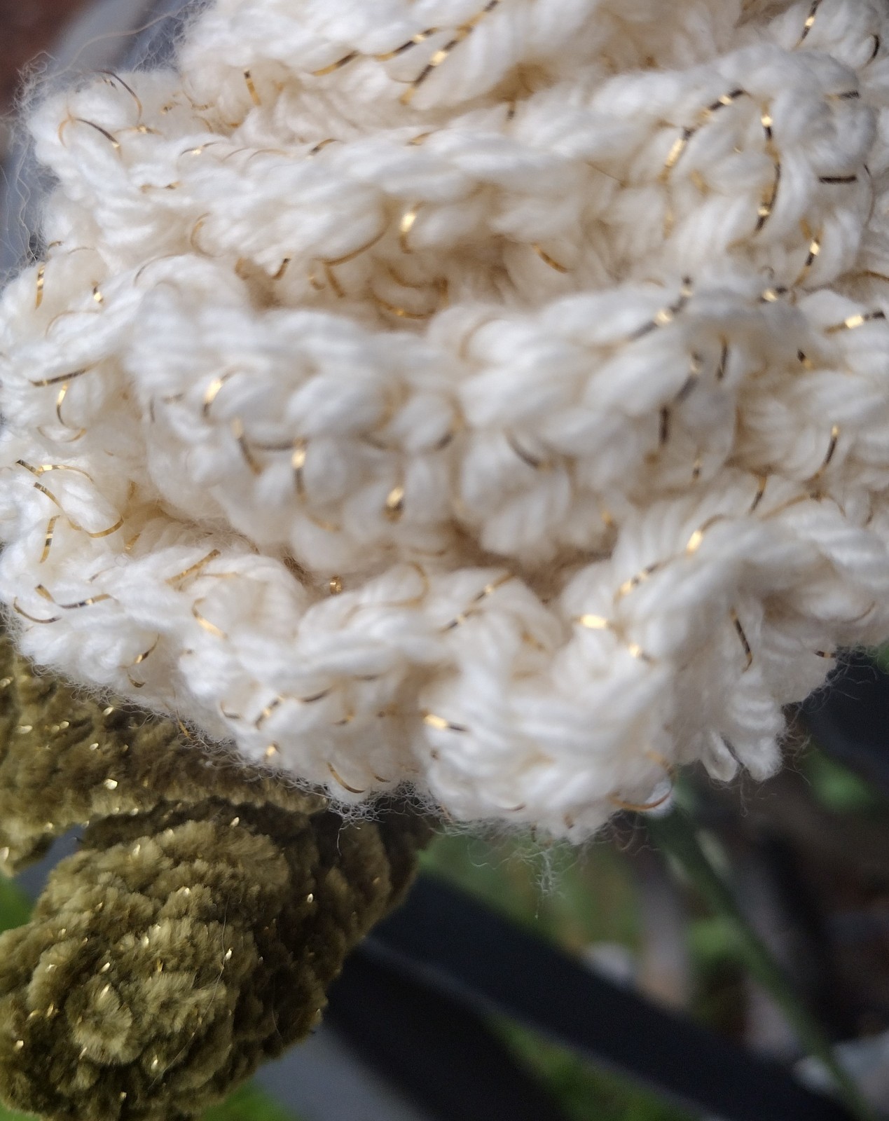 Crochet yarn rose flower handmade bling leaves set of 3 bunch