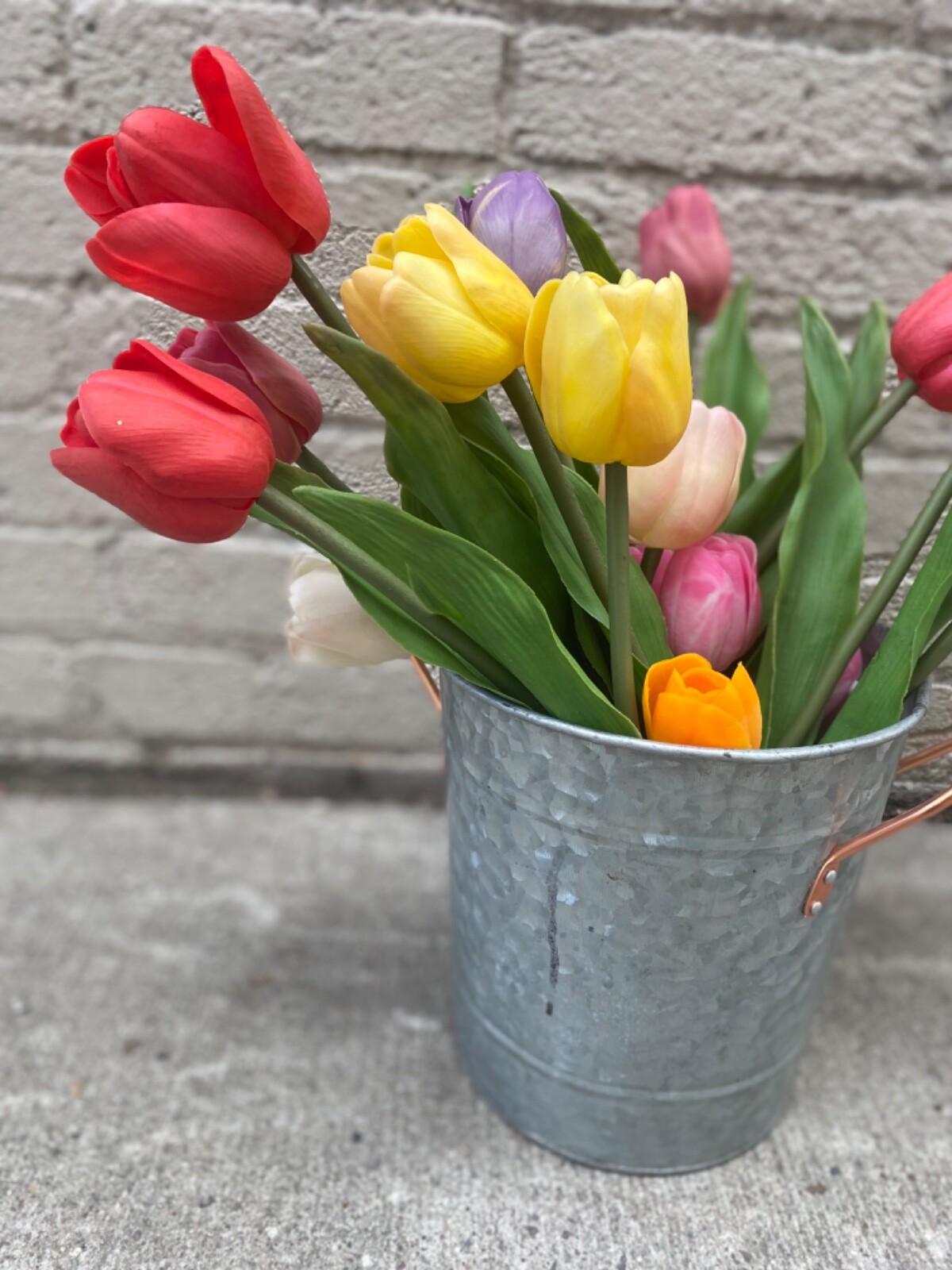 Vintage Artificial Tulip Plastic Flowers With Vase Country Style
